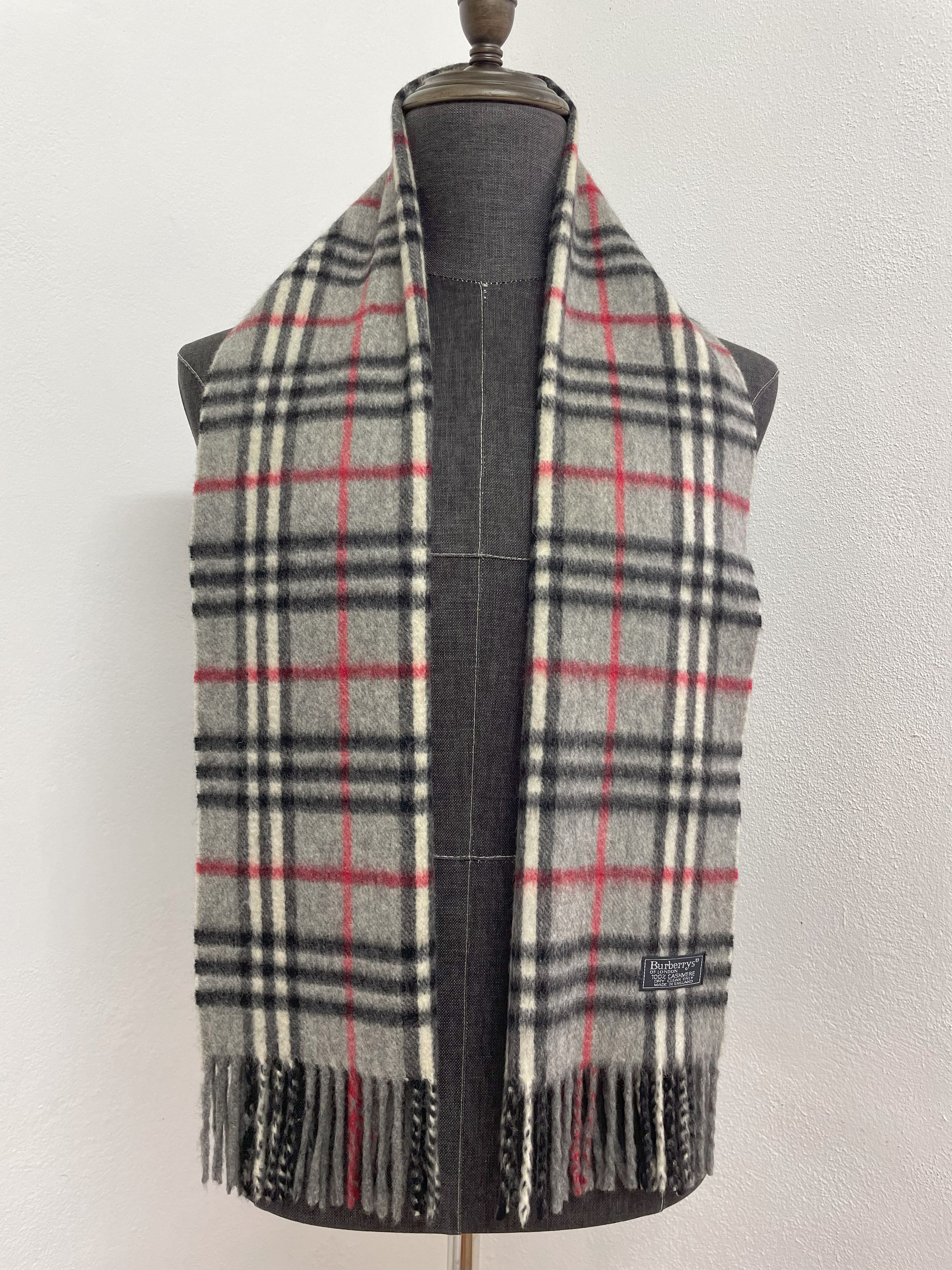 Burberry Burberrys Scarf / Muffler - 6192 Size ONE SIZE - 1 Thumbnail