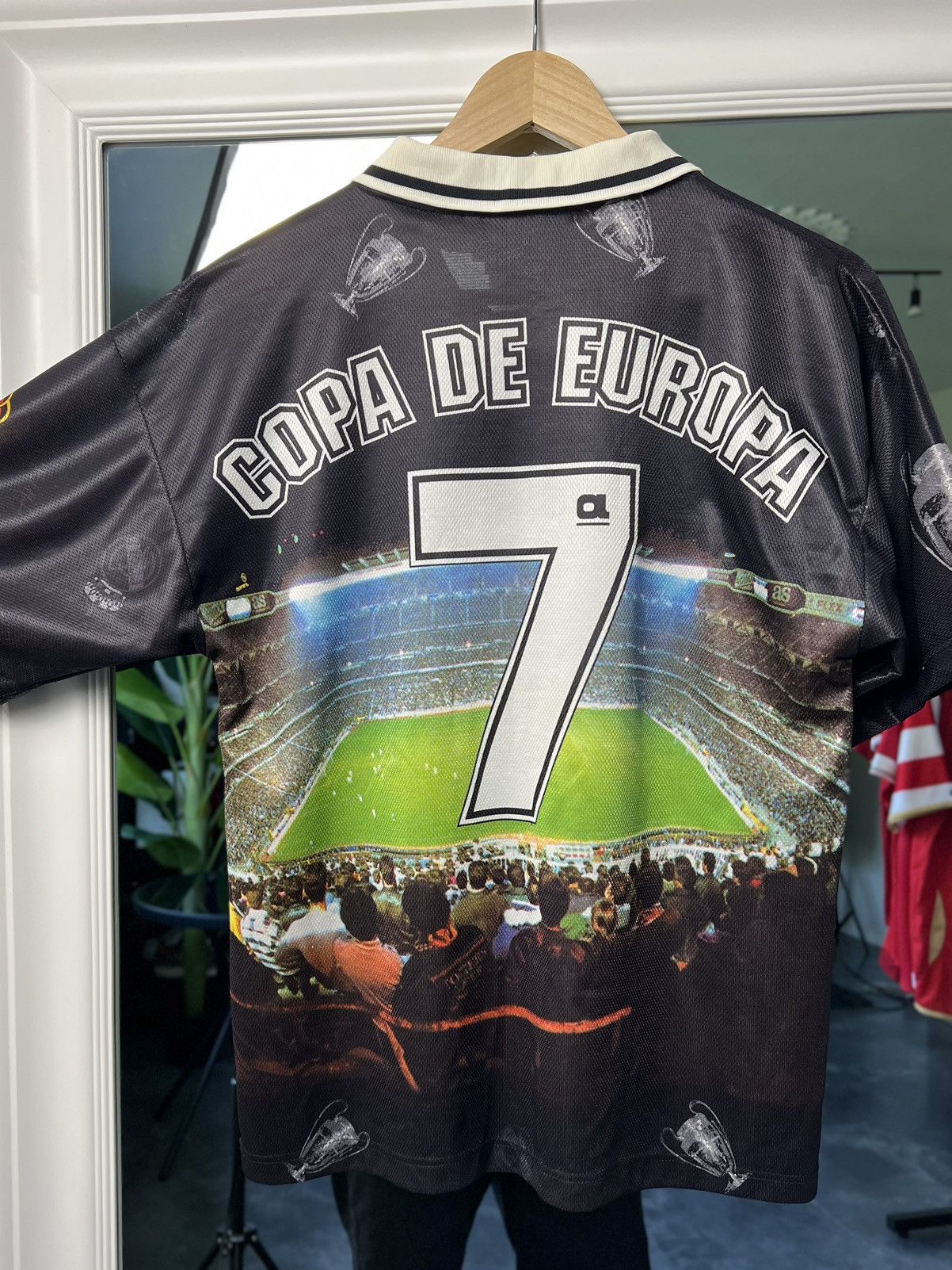 Vintage Real Madrid 97/98 Vintage Home Shirt #7–Spain Copa de Europa Size US S / EU 44-46 / 1 - 17 Thumbnail