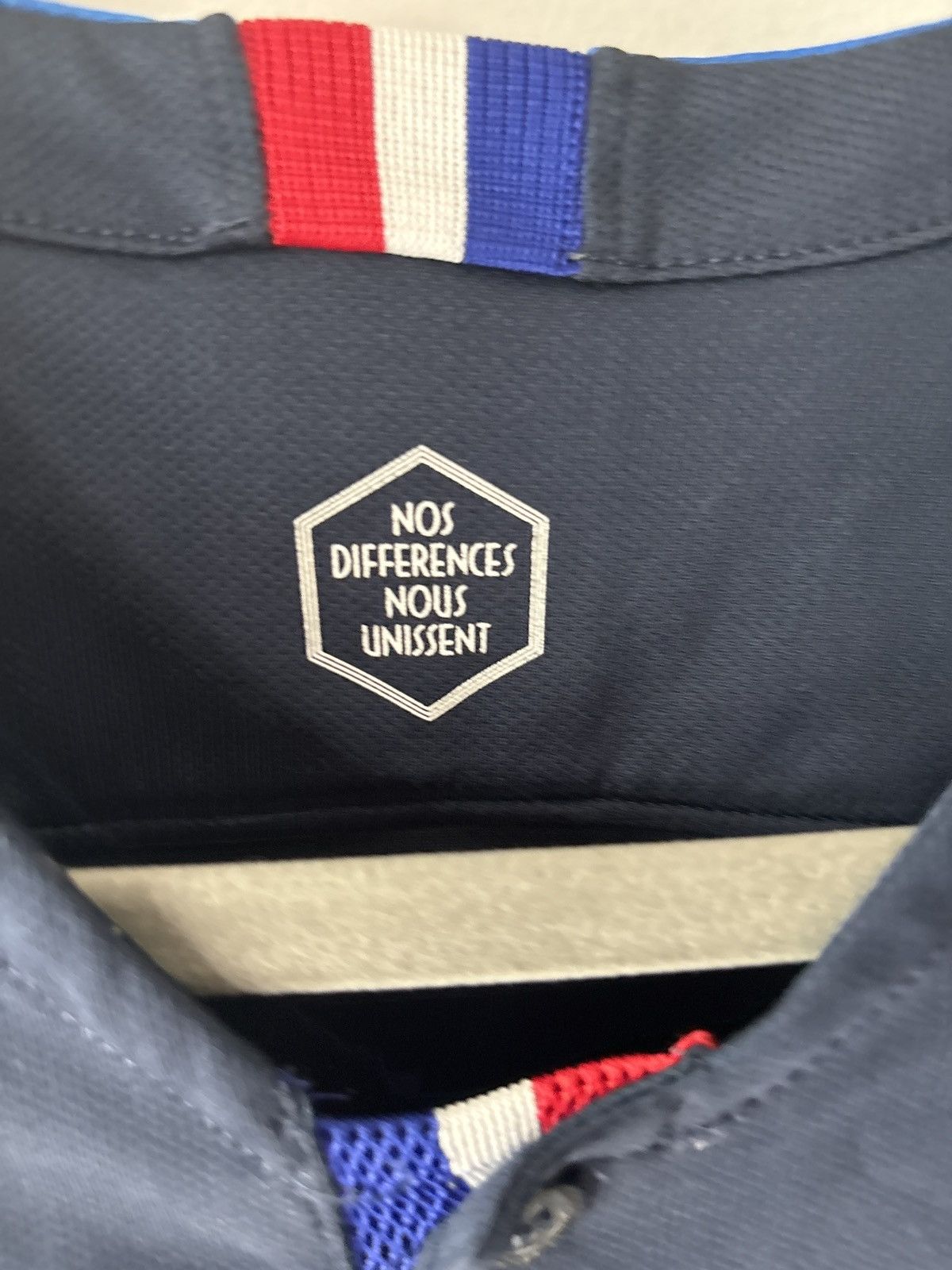 Nike Nike France 2018 Jersey Size S used Size US S / EU 44-46 / 1 - 4 Thumbnail