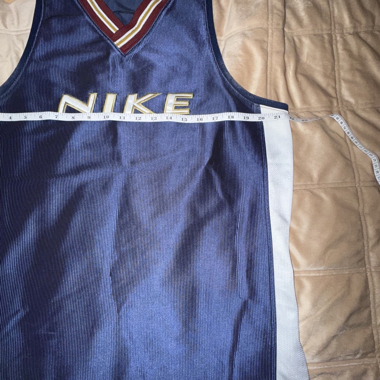 Nike Vintage NIKE Spell Out Logo White Label Basketball Jersey L Size US L / EU 52-54 / 3 - 7 Thumbnail