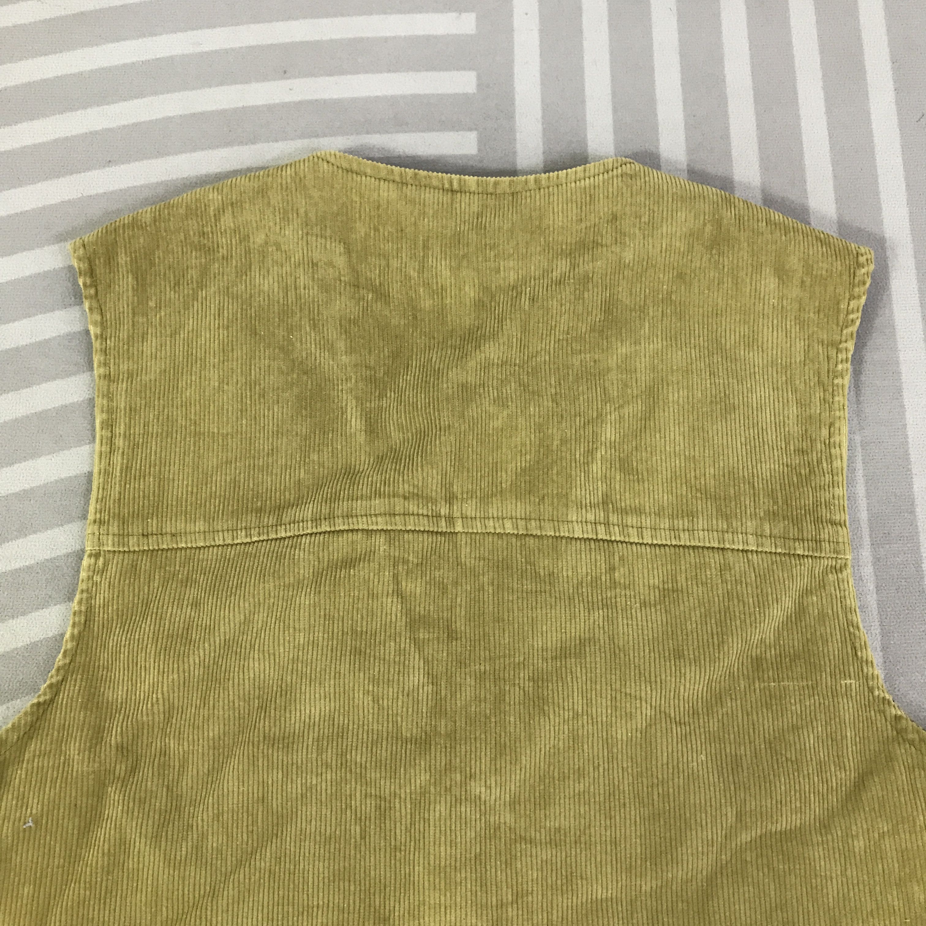 Calvin Klein Vintage Calvin Klein Waistcoats Corduroy Vest K124B10 Size US M / EU 48-50 / 2 - 4 Thumbnail