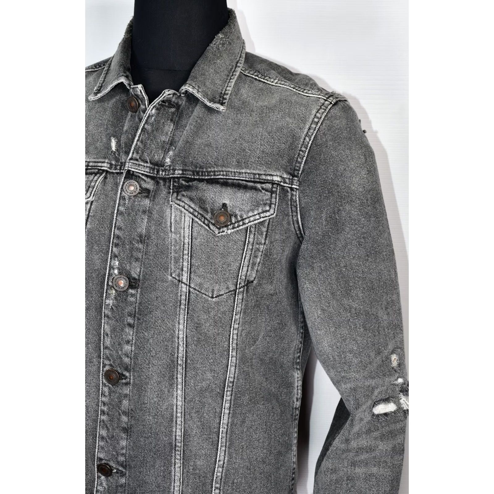 Allsaints All Saints BELTAR Denim Jacket Mens M Gray Cotton Denim Jacket Regular Fit Casual 100% Cotton Front Button Short Description Included Size US M / EU 48-50 / 2 - 4 Thumbnail