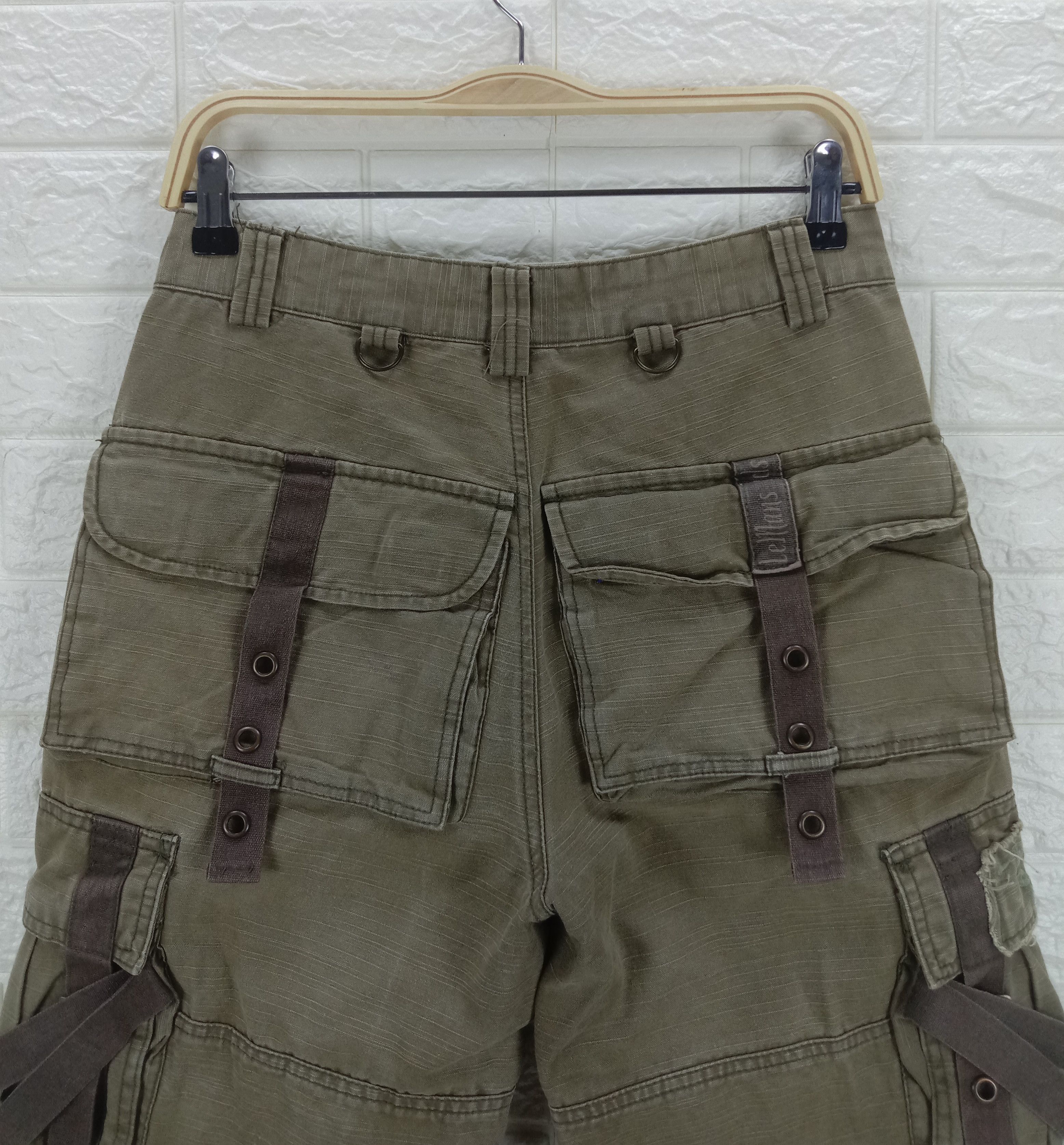 Japanese Brand Vintage Japanese Bondage Multi Pocket Tactical Cargo Pants Size US 30 / EU 46 - 2 Thumbnail