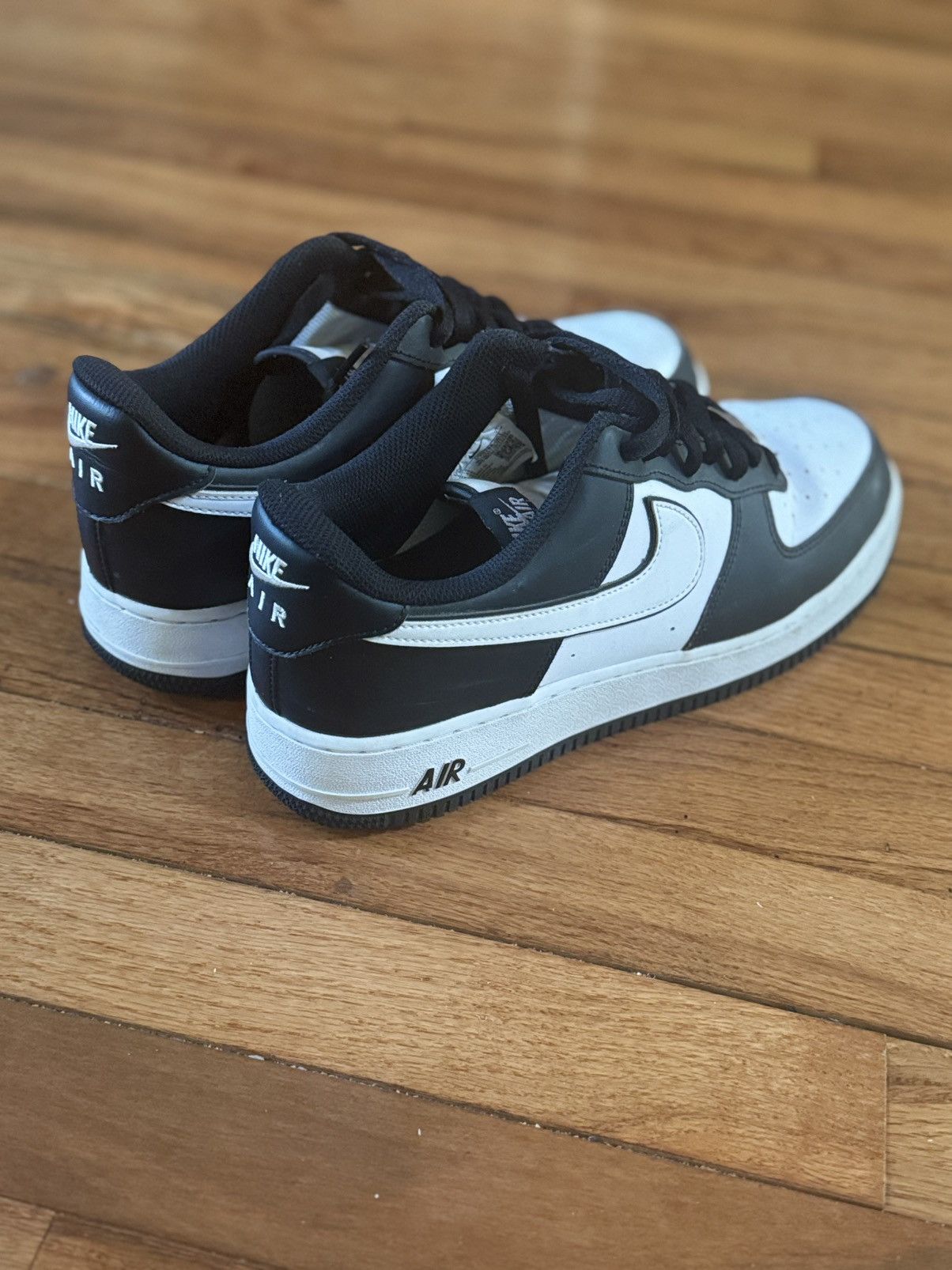 Nike Nike Air Force 1 Low ‘09 Panda White Swoosh Size US 11 / EU 44 - 5 Thumbnail