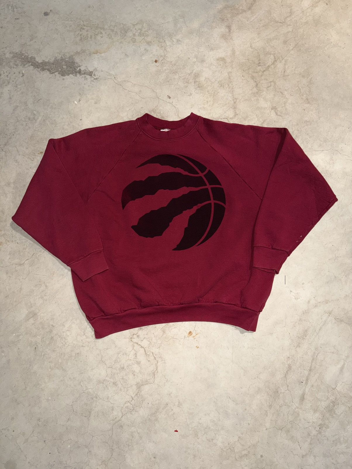 Fruit Of The Loom Vintage 90s Toronto Raptors Logo Boxy Crewneck Sweatshirt Size US XL / EU 56 / 4 - 1 Thumbnail