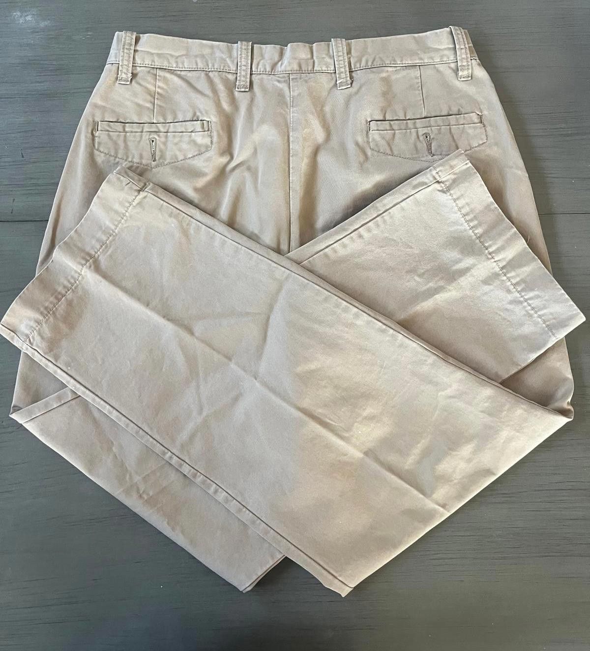 Dockers Dockers Mens Loose Fit Khaki Pants Flat Front Straight 36x32 Size US 36 / EU 52 - 3 Thumbnail