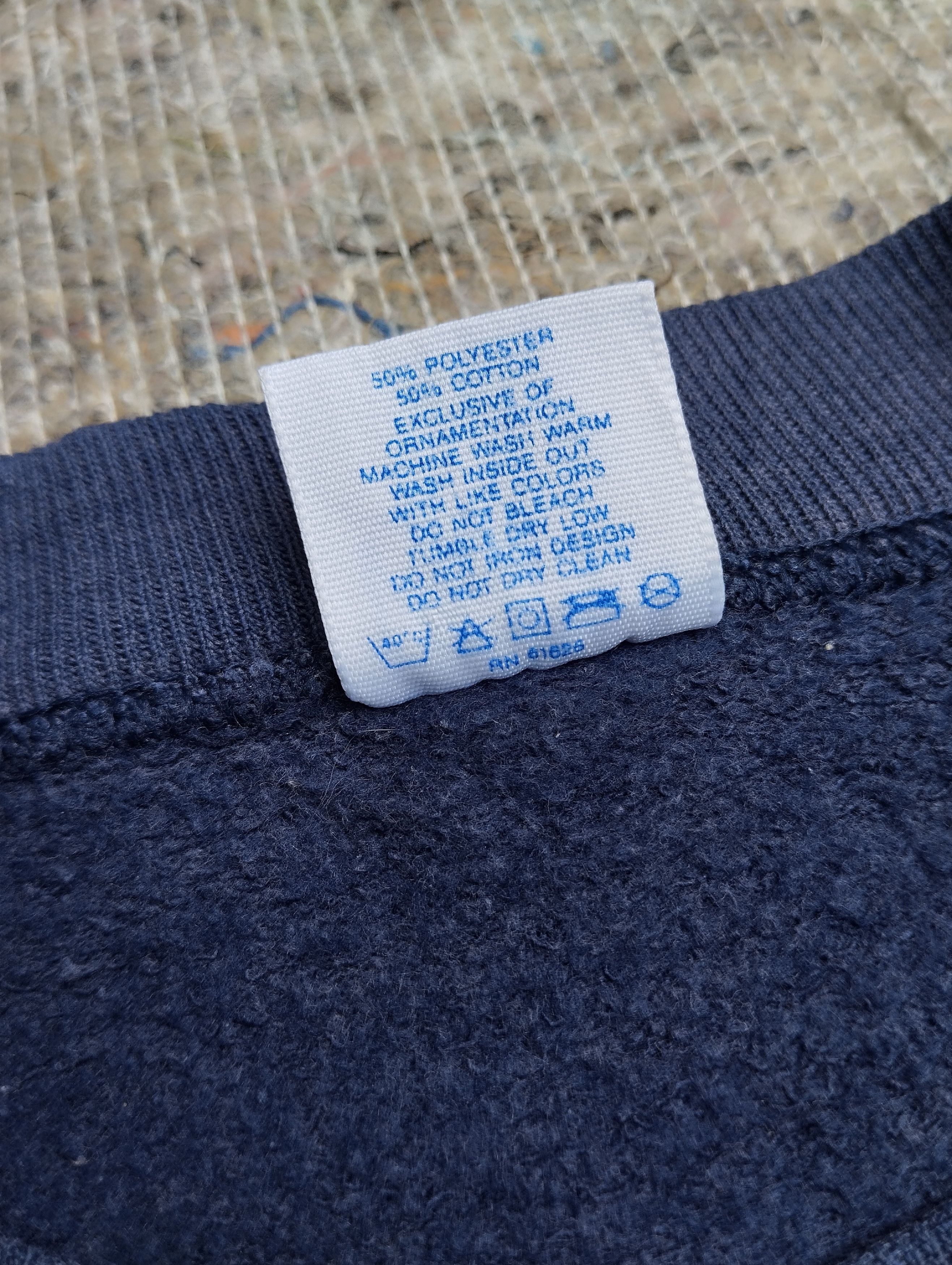 Velva Sheen Vintage Winnie The Pooh sweatshirt Size US L / EU 52-54 / 3 - 5 Thumbnail