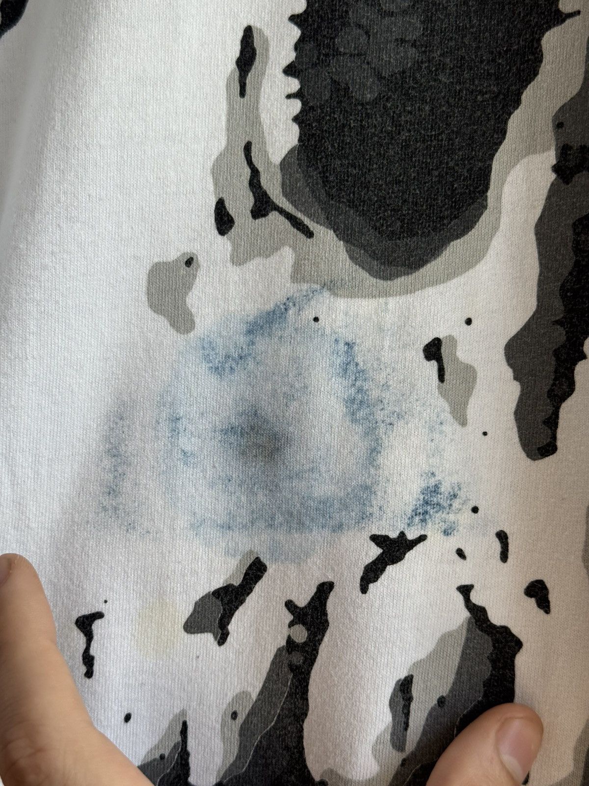 Liquid Blue Vintage Liquid Blue 1993 Over Print Skull Tee Made in USA Size US XXL / EU 58 / 5 - 17 Thumbnail