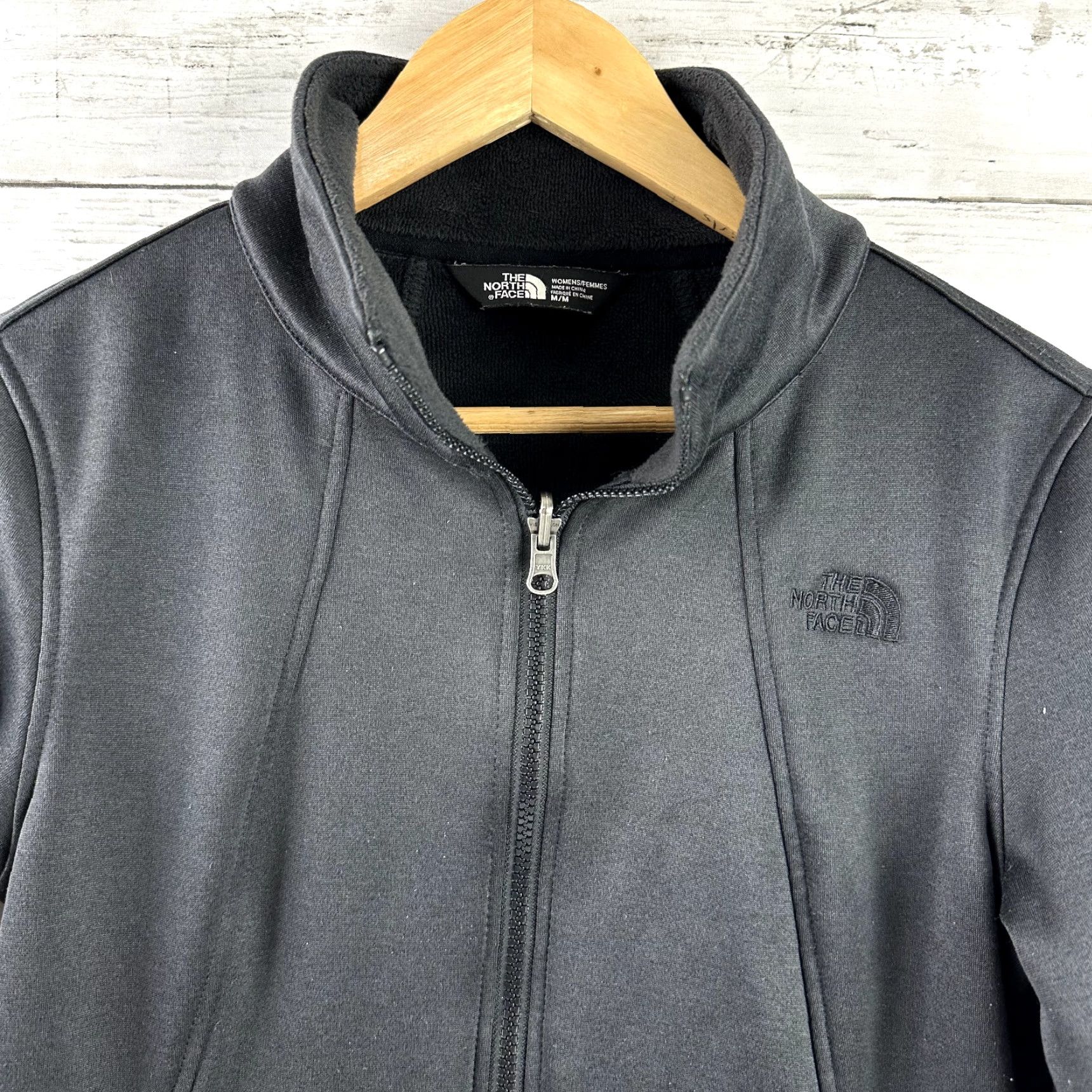 The North Face The North Face Jacket Womens Medium Gray Full Zip Fleece Size M / US 6-8 / IT 42-44 - 2 Thumbnail