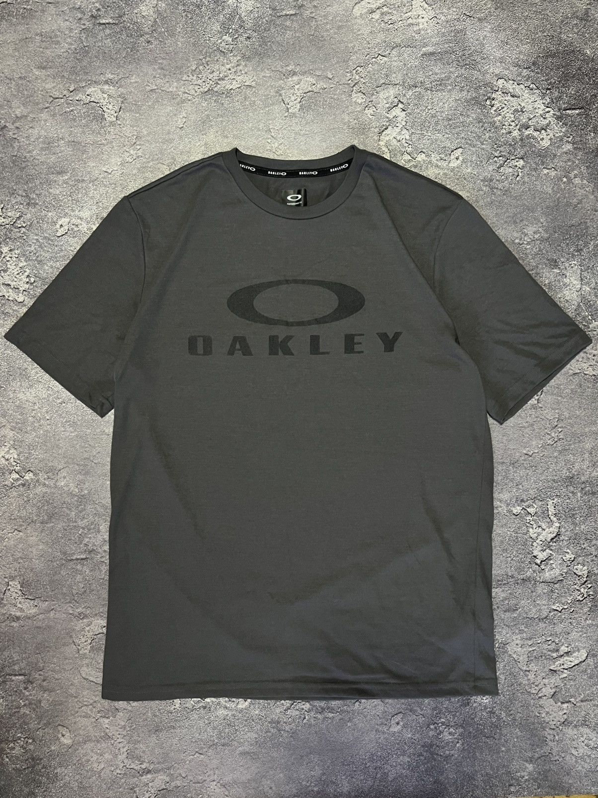 Oakley Vintage Oakley Spell Out Big Logo Outdoor T-Shirt Gray Size US M / EU 48-50 / 2 - 1 Thumbnail