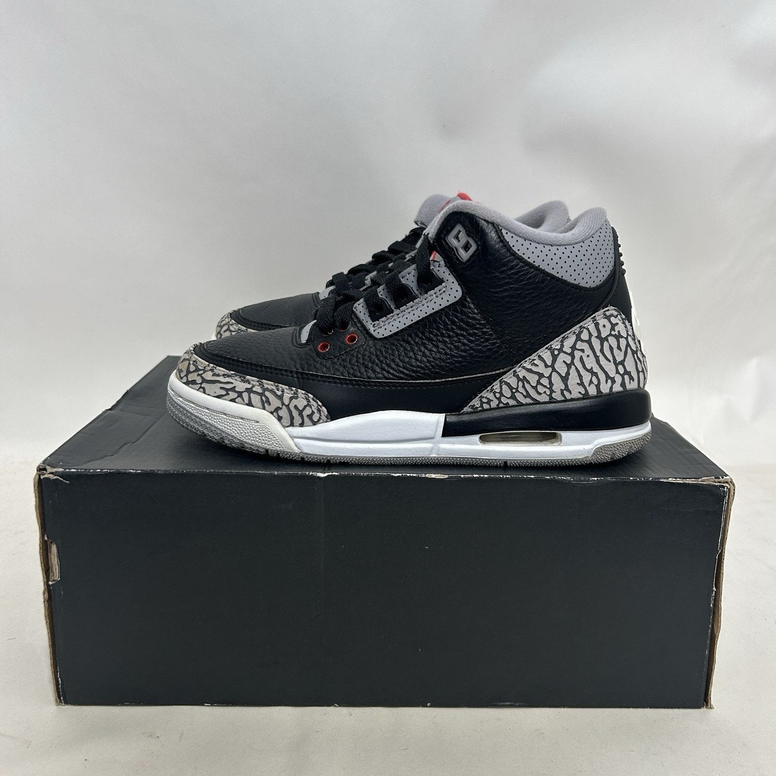 Nike Nike Air Jordan Retro 3 BG “Black Cement” 2018 Size US 6 / IT 36 - 6 Thumbnail