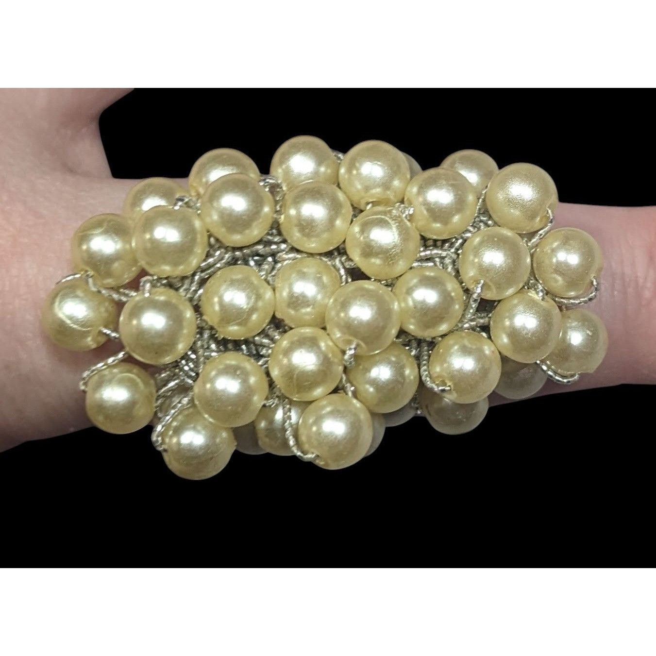 Other Elegant Glam Faux Pearl Cluster Beaded Stretch Ring Size 9 Size ONE SIZE - 2 Thumbnail