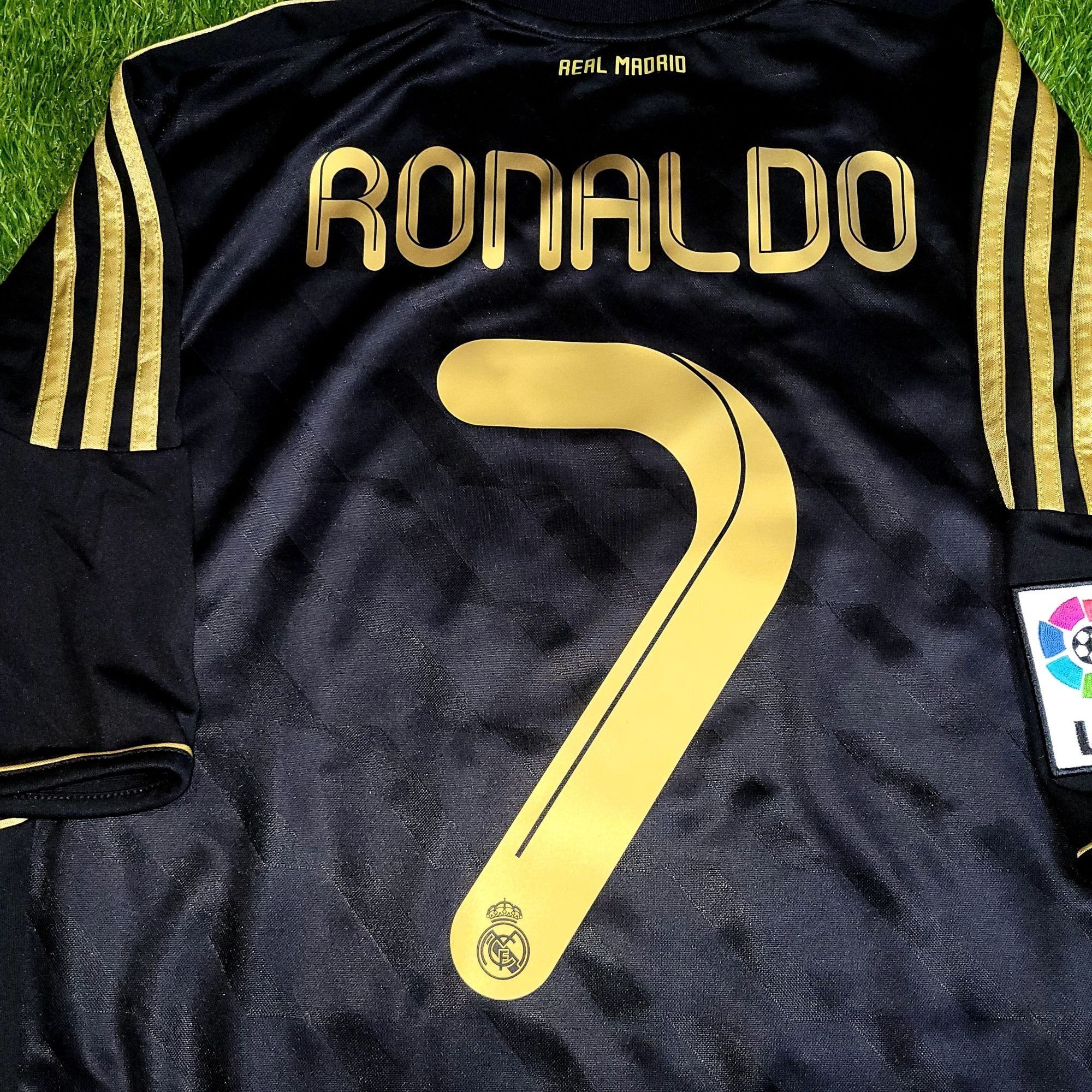 Adidas Cristiano Ronaldo Real Madrid 2011 2012 Away Soccer Jersey L Size US L / EU 52-54 / 3 - 4 Thumbnail