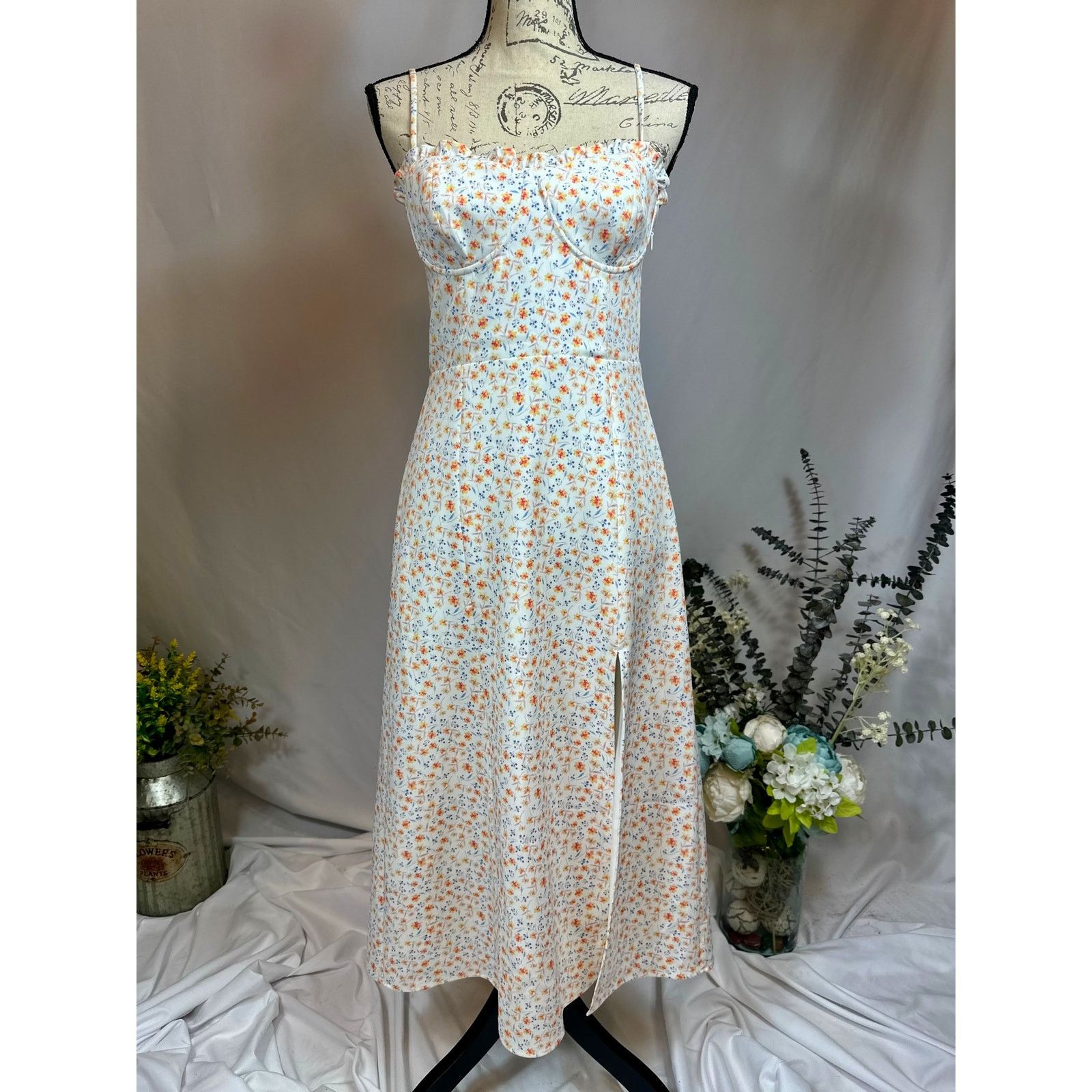 French Connection French Connection Camille Sleeveless Floral Midi Dress 6 Size M / US 6-8 / IT 42-44 - 8 Thumbnail