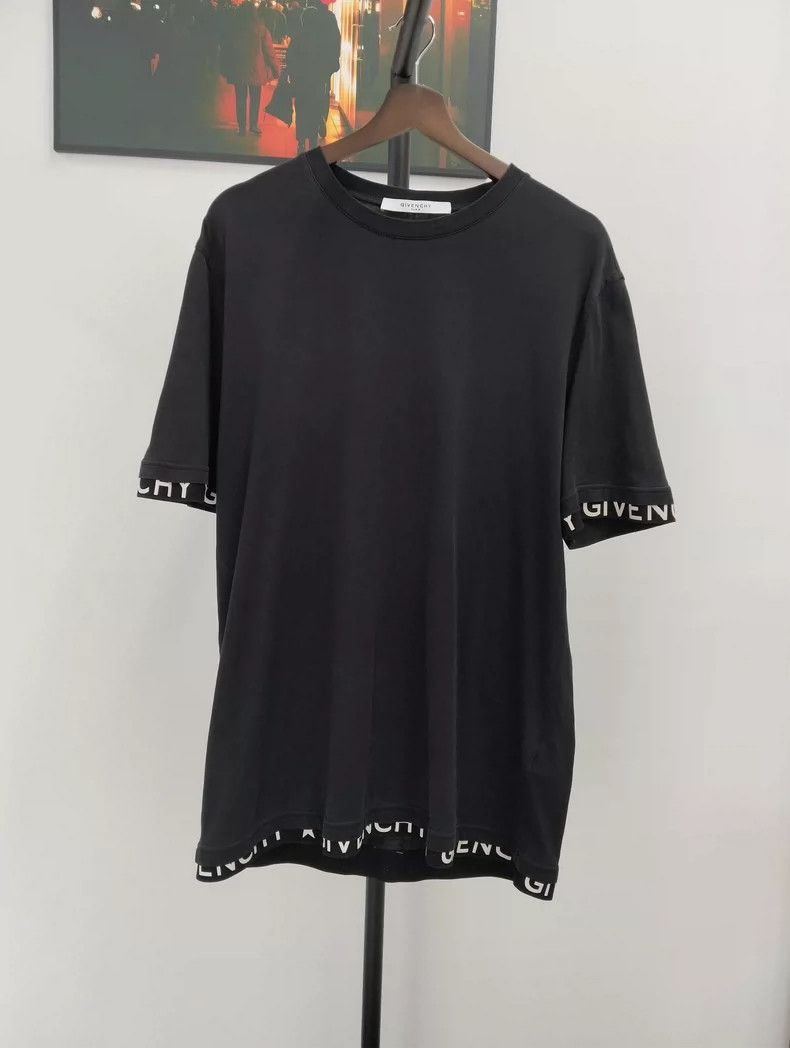 Givenchy Givenchy T-Shirt, XL Size (160), Retail Price 380 Size US XL / EU 56 / 4 - 1 Thumbnail
