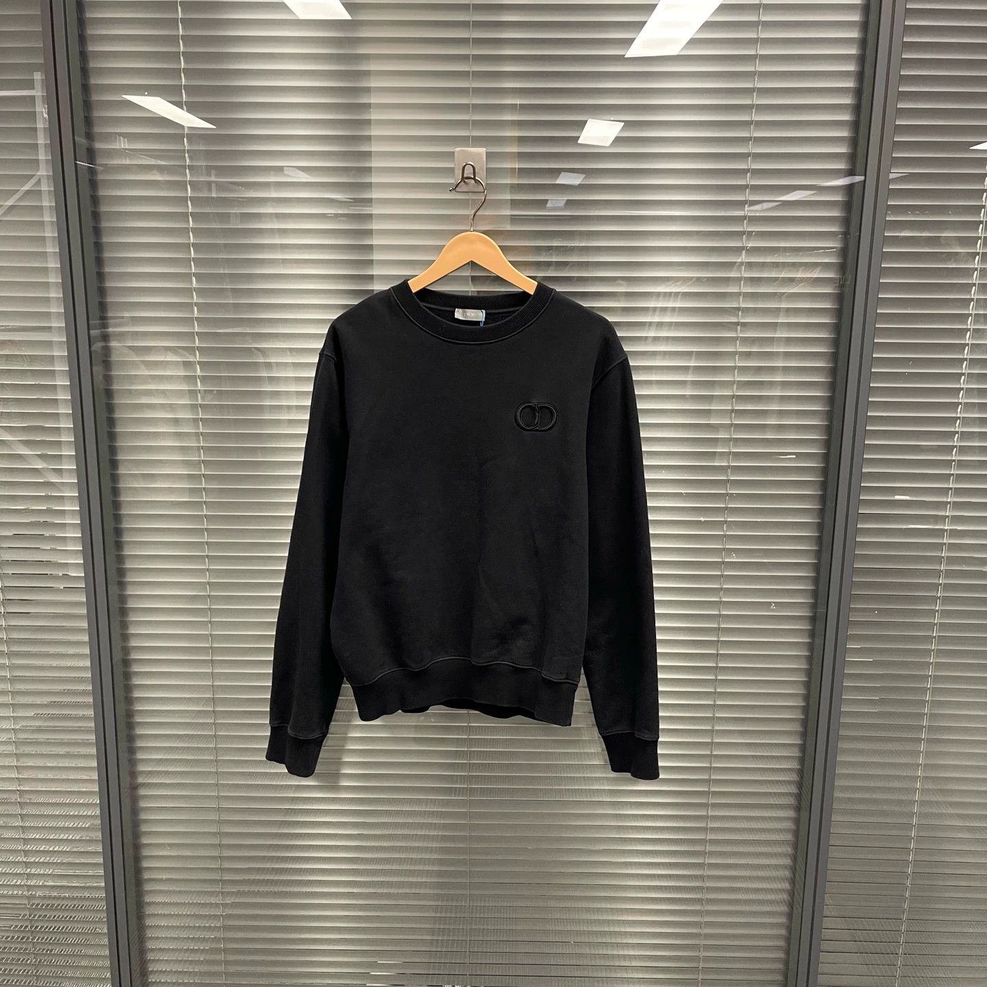 Dior Dior Black CD Embroidered Crewneck L 99new #10537 Size L / US 10 / IT 46 - 1 Thumbnail