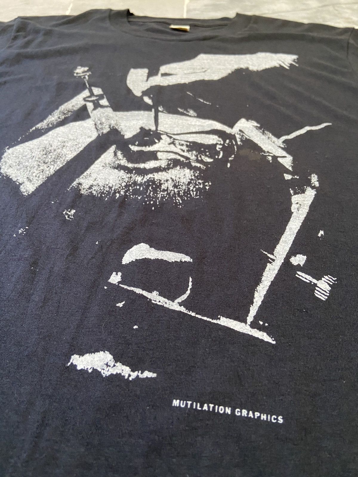 Vintage Vintage 80s Doctor Butcher MD Zombie Holocaust Movie TShirt Size US L / EU 52-54 / 3 - 3 Thumbnail
