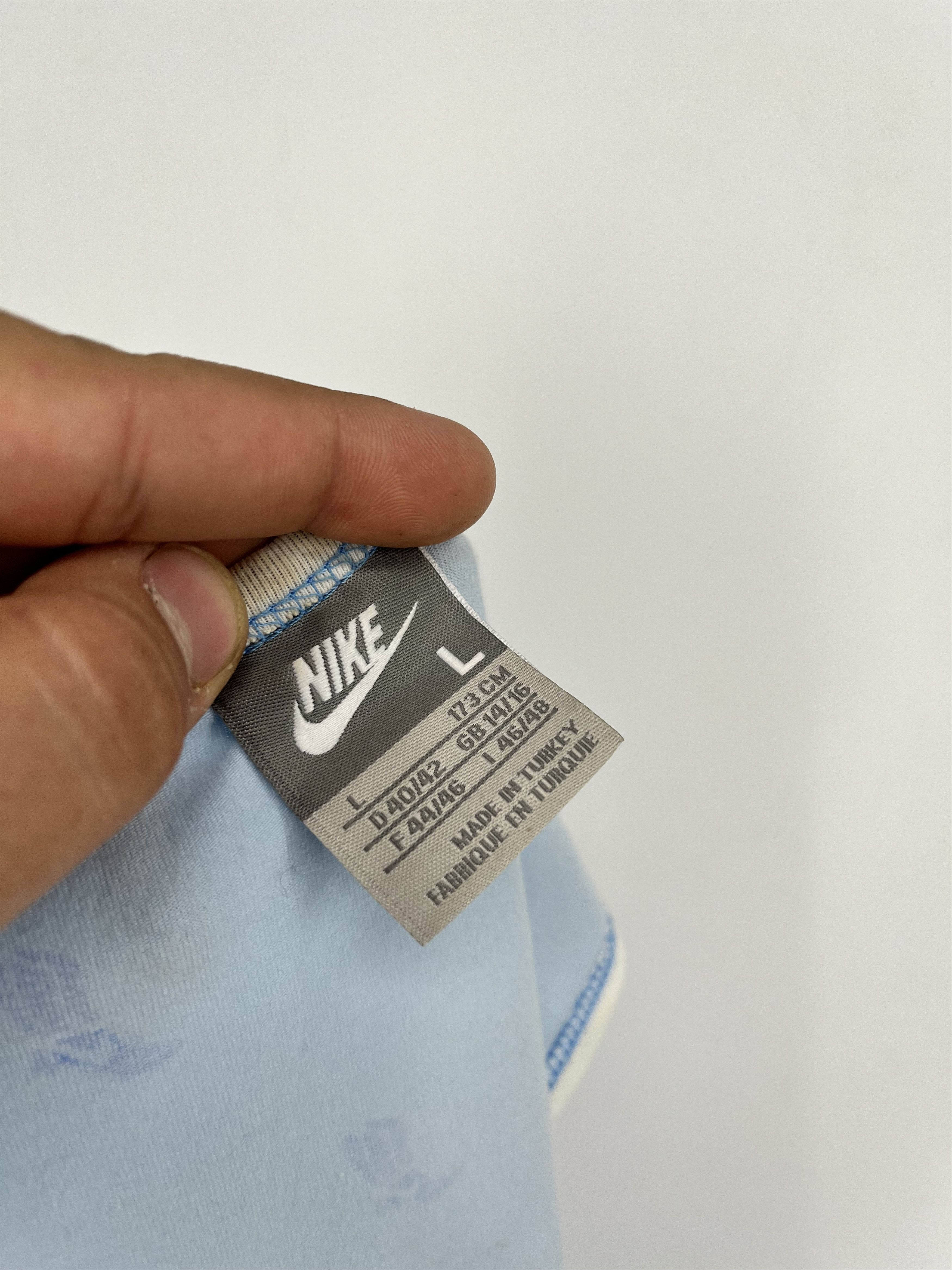 Nike × Vintage Vintage 90s Nike Big Logo T-shirt Streetwear Style Size L / US 10 / IT 46 - 6 Thumbnail