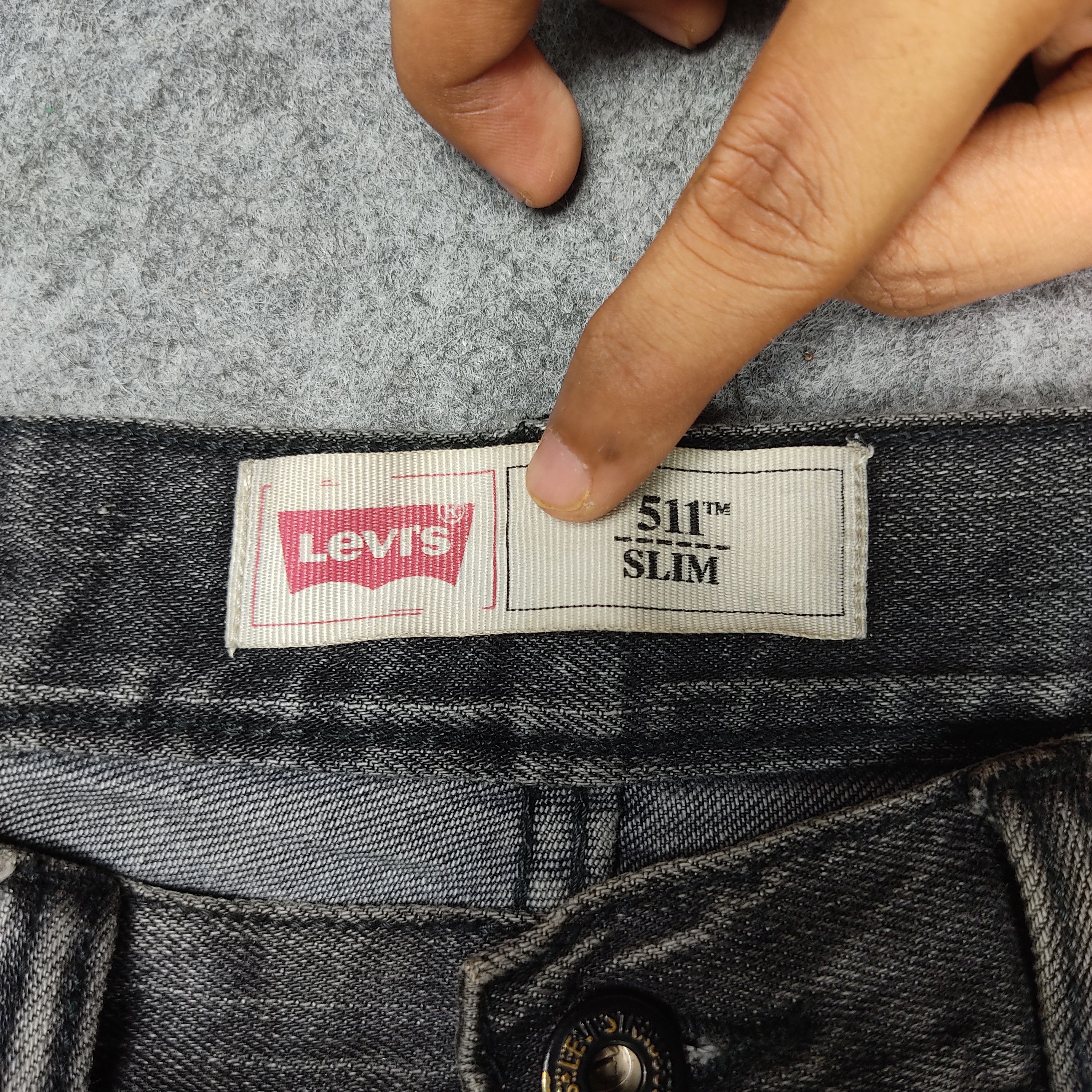 Levi's × Vintage Vintage Levis 511 Faded Black Jeans Slim L466 Size US 31 - 21 Thumbnail