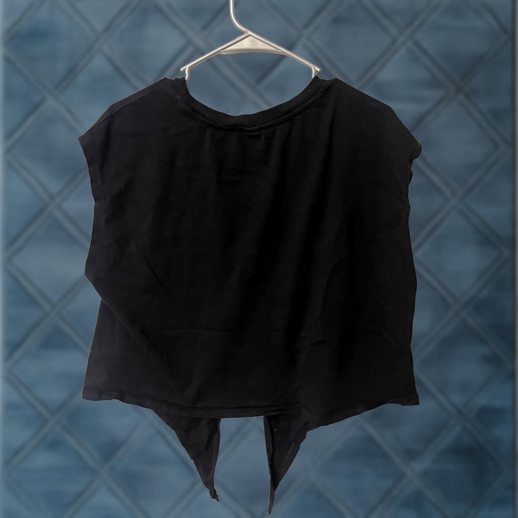 Old Navy Old Navy Shirt Cropped Black XL Women's Short Sleeve Tie Front Front Tie VINTAGE? (No) Size XL / US 12-14 / IT 48-50 - 1 Thumbnail