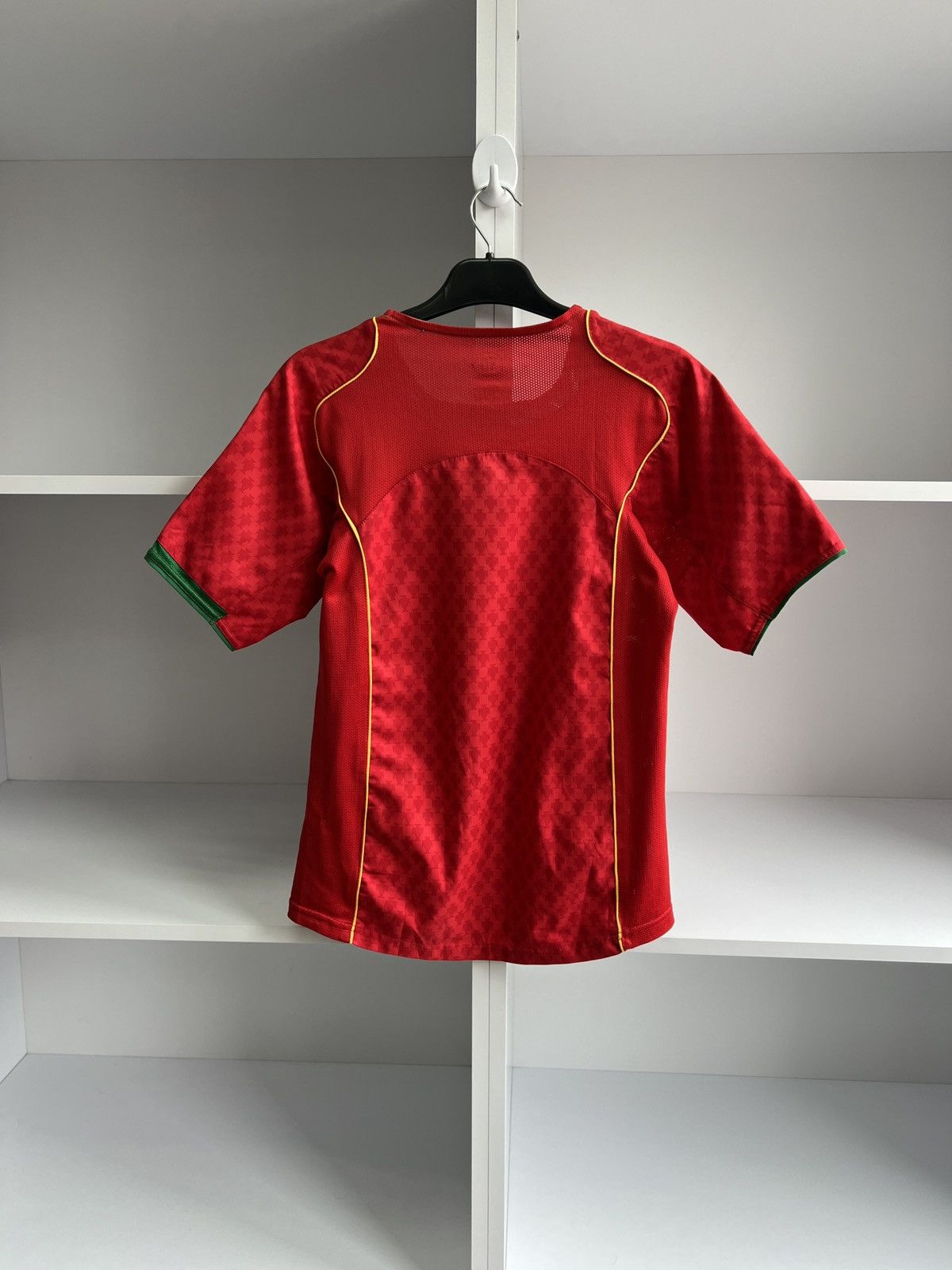 Vintage Vintage Portugal 2004 Home Jersey Size US XS / EU 42 / 0 - 16 Thumbnail