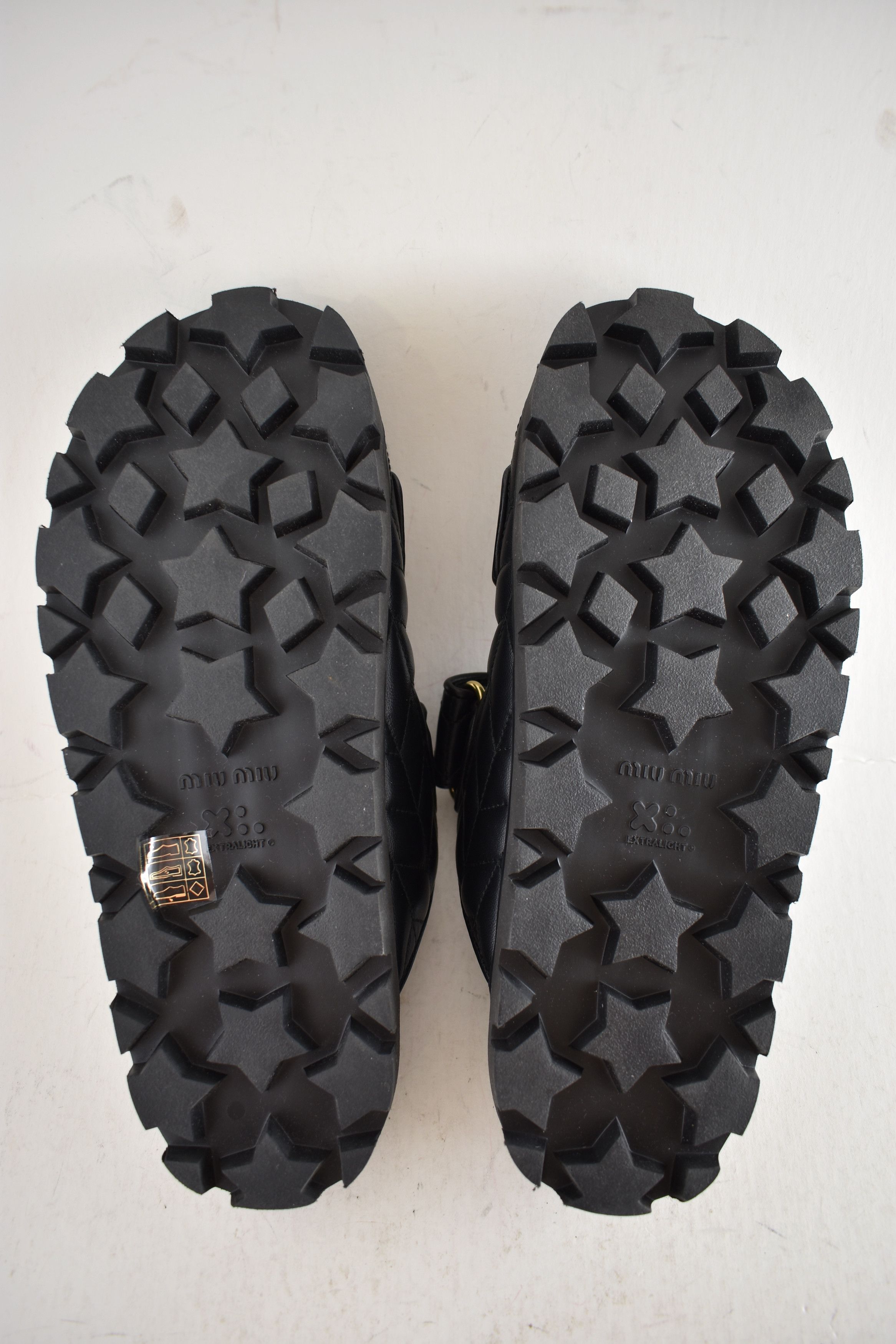 Miu Miu Miu Miu Matelasse Nappa Leather Logo Strap Slide Sandal 39 Size US 9 / IT 39 - 19 Thumbnail