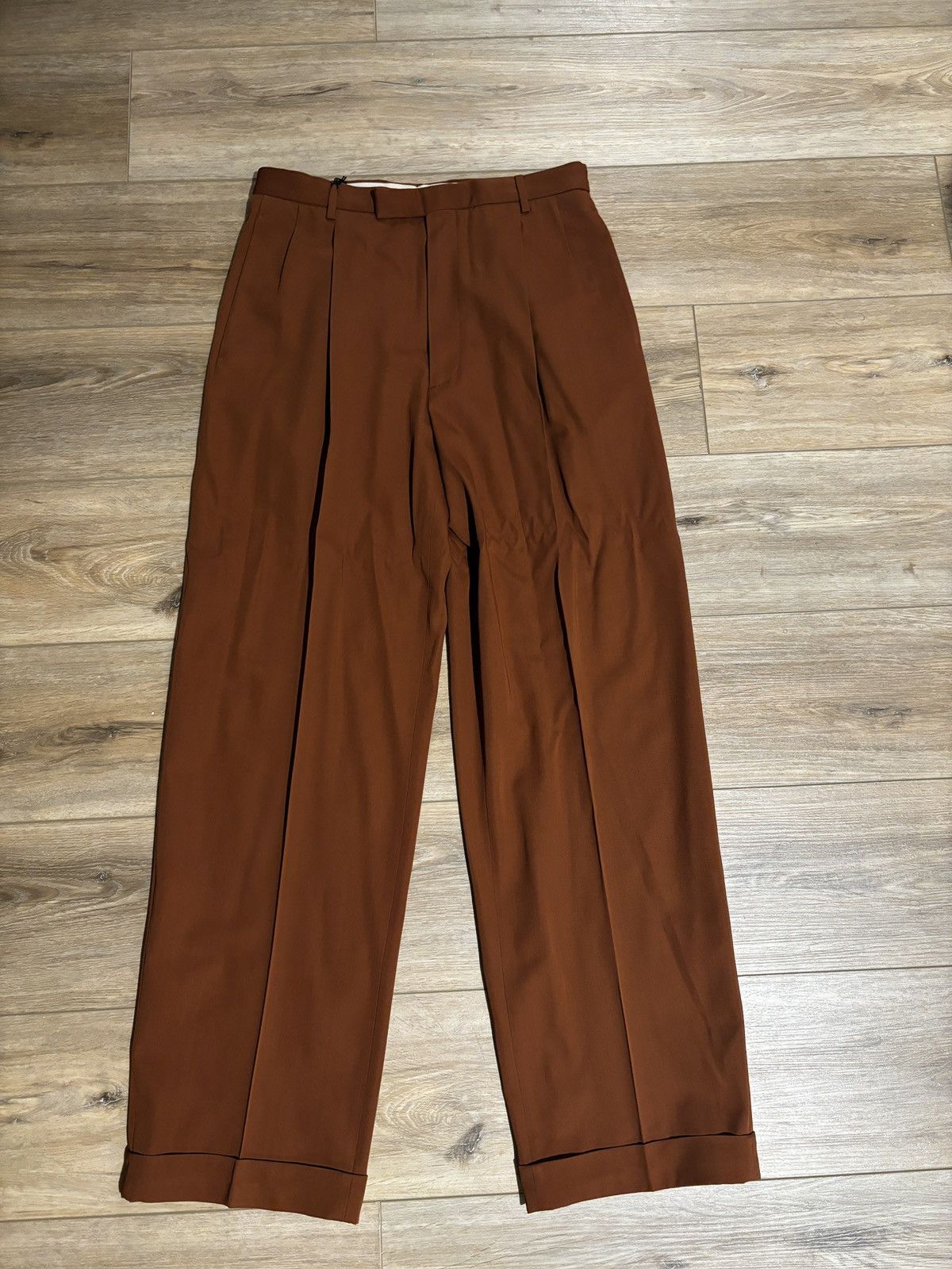 Image of Gucci Pleated Wool Trouser in Brown, Men's (Size 31)