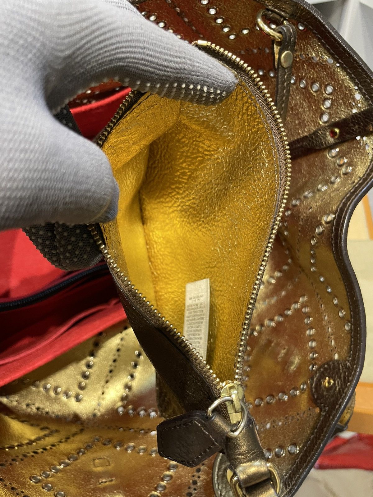 Burberry AUTHENTIC BURBERRY CALFSKIN METALLIC GROMMETS Size ONE SIZE - 19 Thumbnail