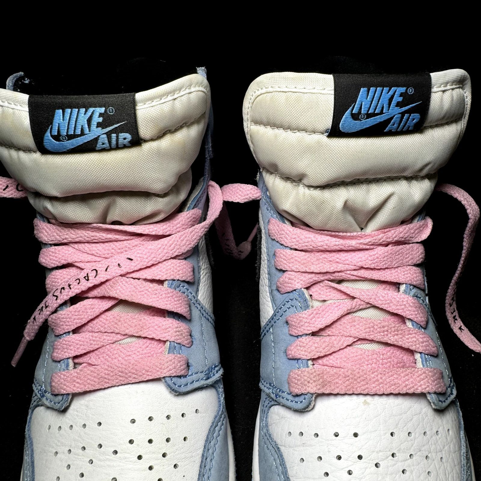 Jordan Brand × Nike Size 5.5 Nike Air Jordan 1 Retro High OG GS University Blue Size US 5.5 / EU 38 - 5 Thumbnail