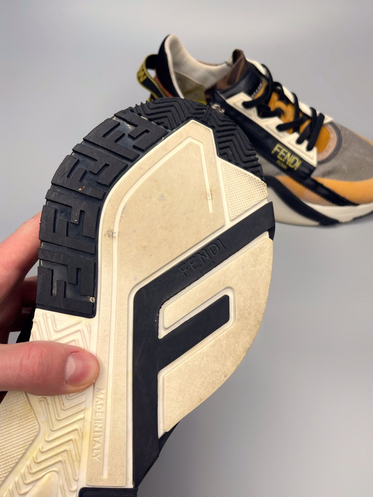 Fendi Fendi Flow Sneakers Low Top Size US 8 / EU 41 - 16 Thumbnail