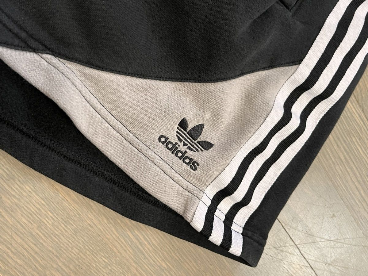 Adidas Adidas Jogger Shorts Size US 32 / EU 48 - 6 Thumbnail