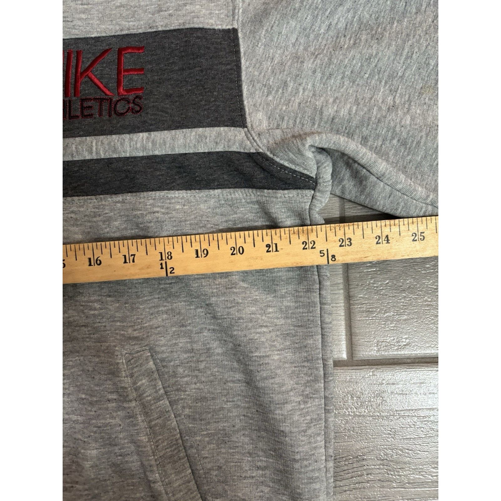 Nike Vintage Y2K Nike Athletics Full Zip Jacket Gray L Silver Tab Size US L / EU 52-54 / 3 - 7 Thumbnail