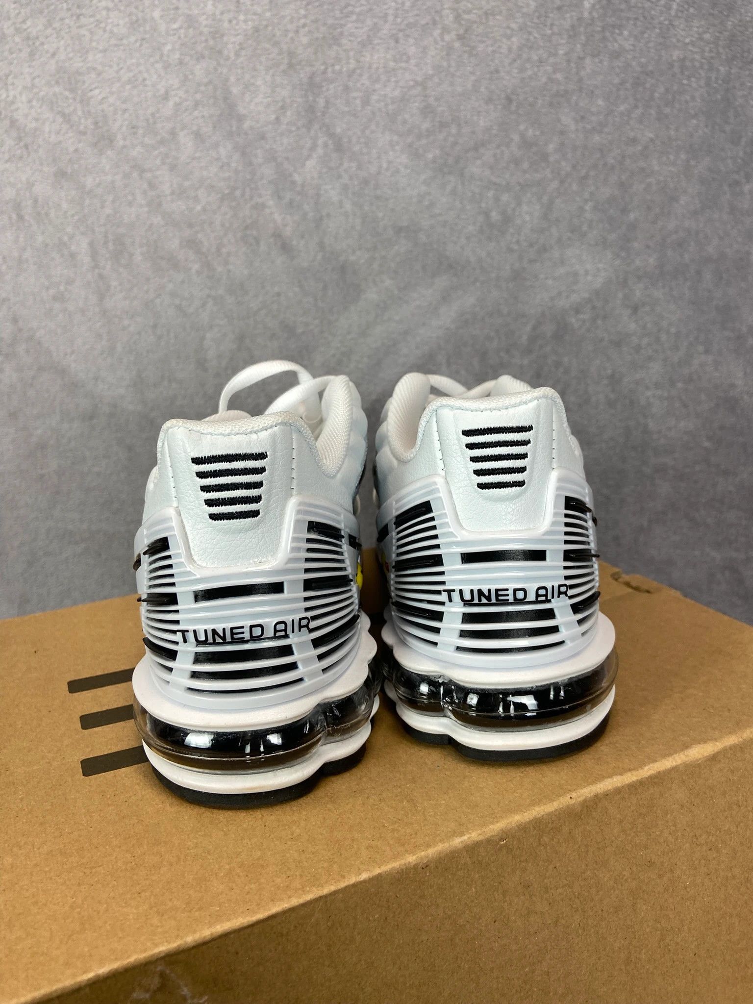 Nike Nike TN Air Max Plus White Sneakers Size 40 Size US 7 / EU 40 - 4 Thumbnail