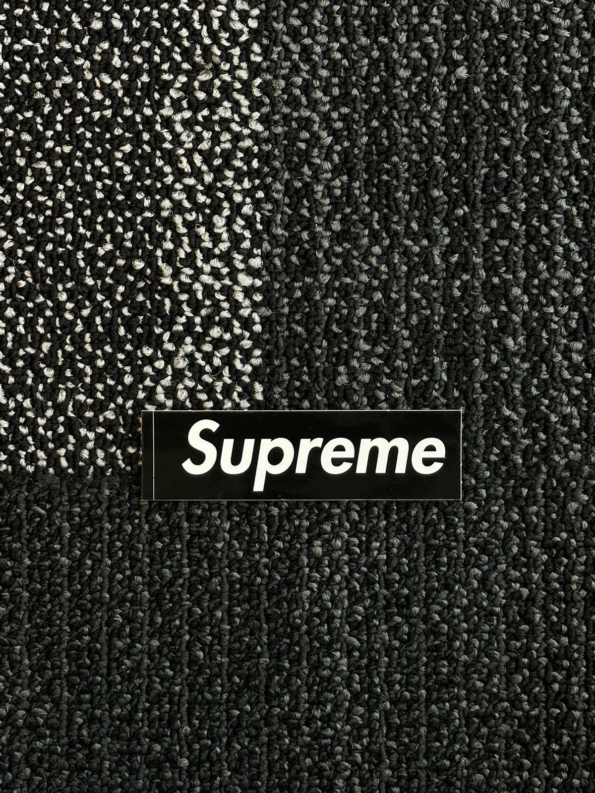 Supreme Supreme Mini Box Logo Sticker Size ONE SIZE - 1 Preview