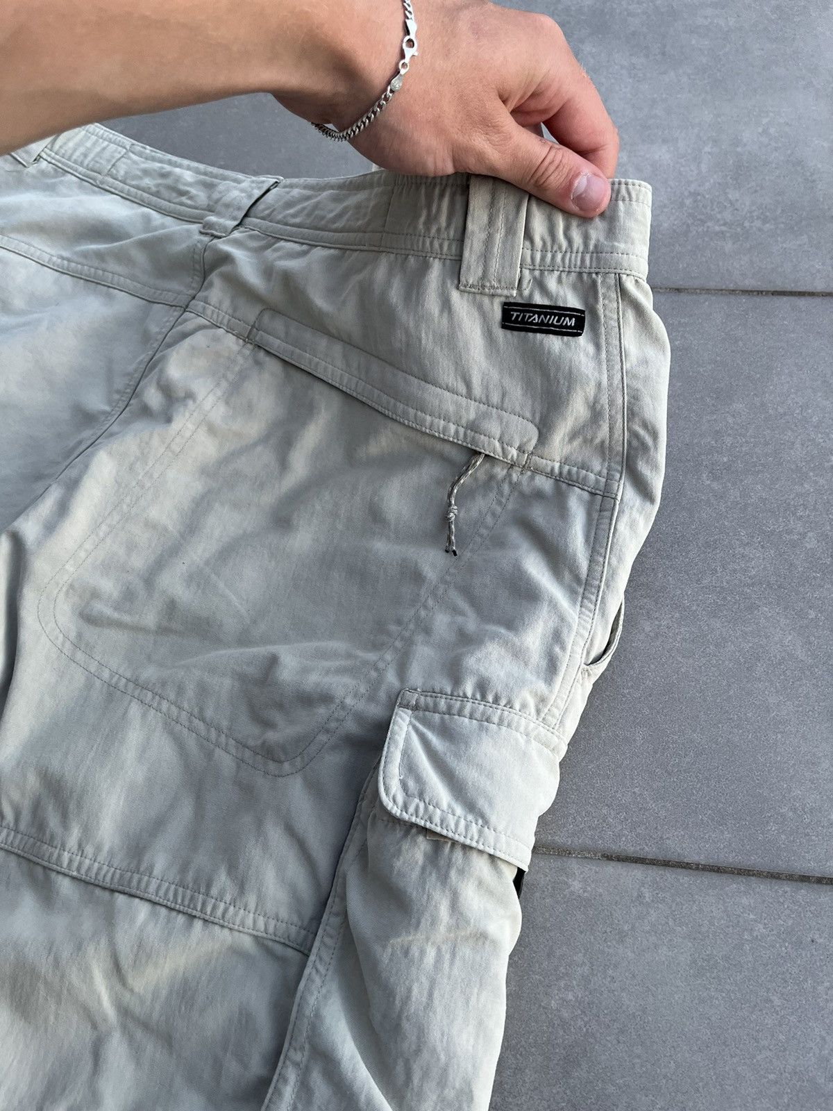 Columbia Columbia cargo shorts pockets beige khaki vintage Size US 32 / EU 48 - 6 Thumbnail