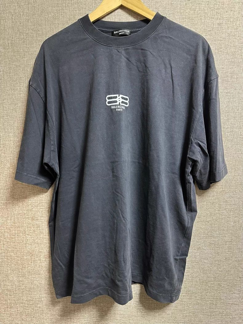 Balenciaga Balenciaga Double B Embroidered BB Logo Short Sleeve T-Shi Size US L / EU 52-54 / 3 - 1 Thumbnail