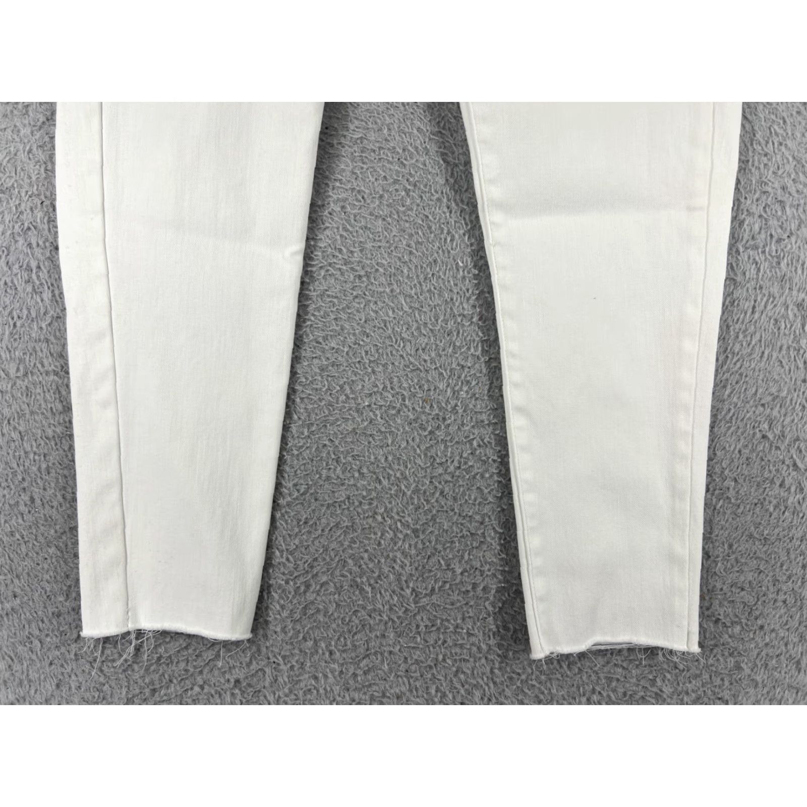 Ralph Lauren Lauren Ralph Lauren Jeans Women 2P White Denim Capri 5-Pocket Design Cropped Distressed Stretch Black Label Polo Pocket Tapered Modern USA Mens? Size 26" / US 2 / IT 38 - 5 Thumbnail
