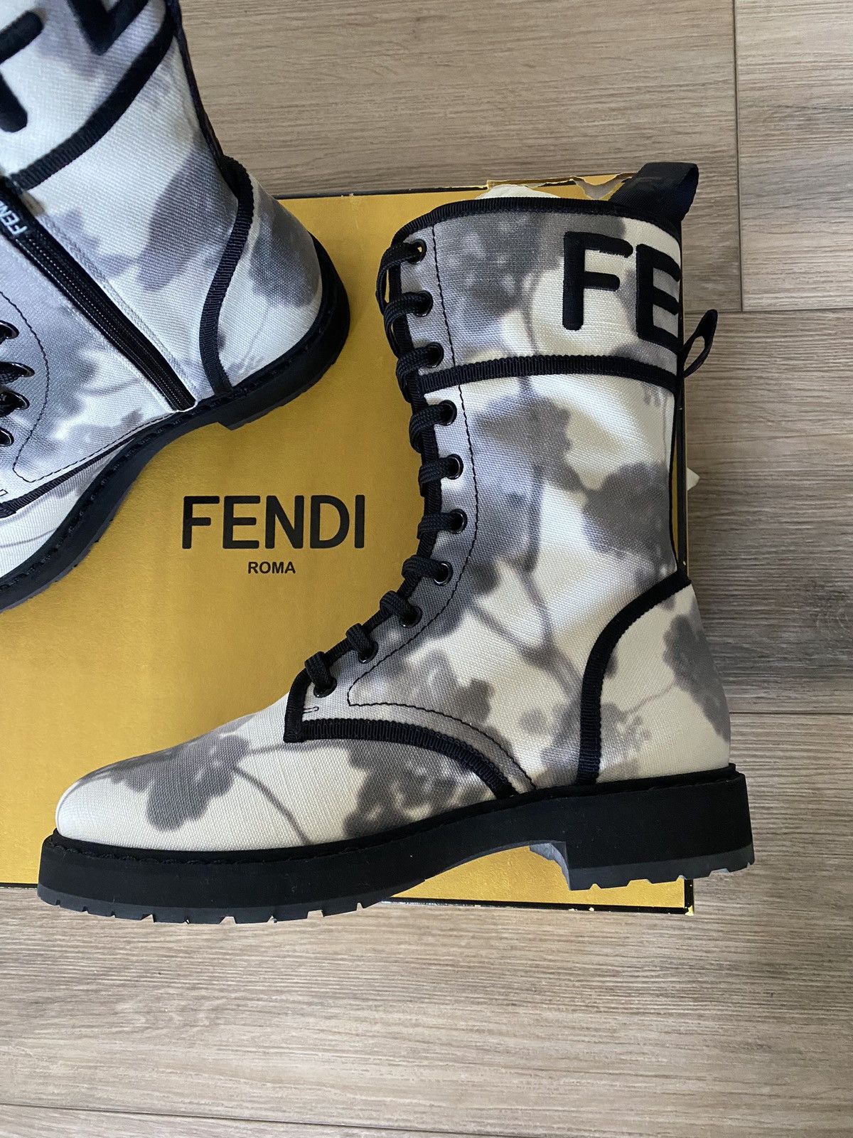 Fendi Authentic Fendi biker boots Size US 7 / IT 37 - 3 Thumbnail