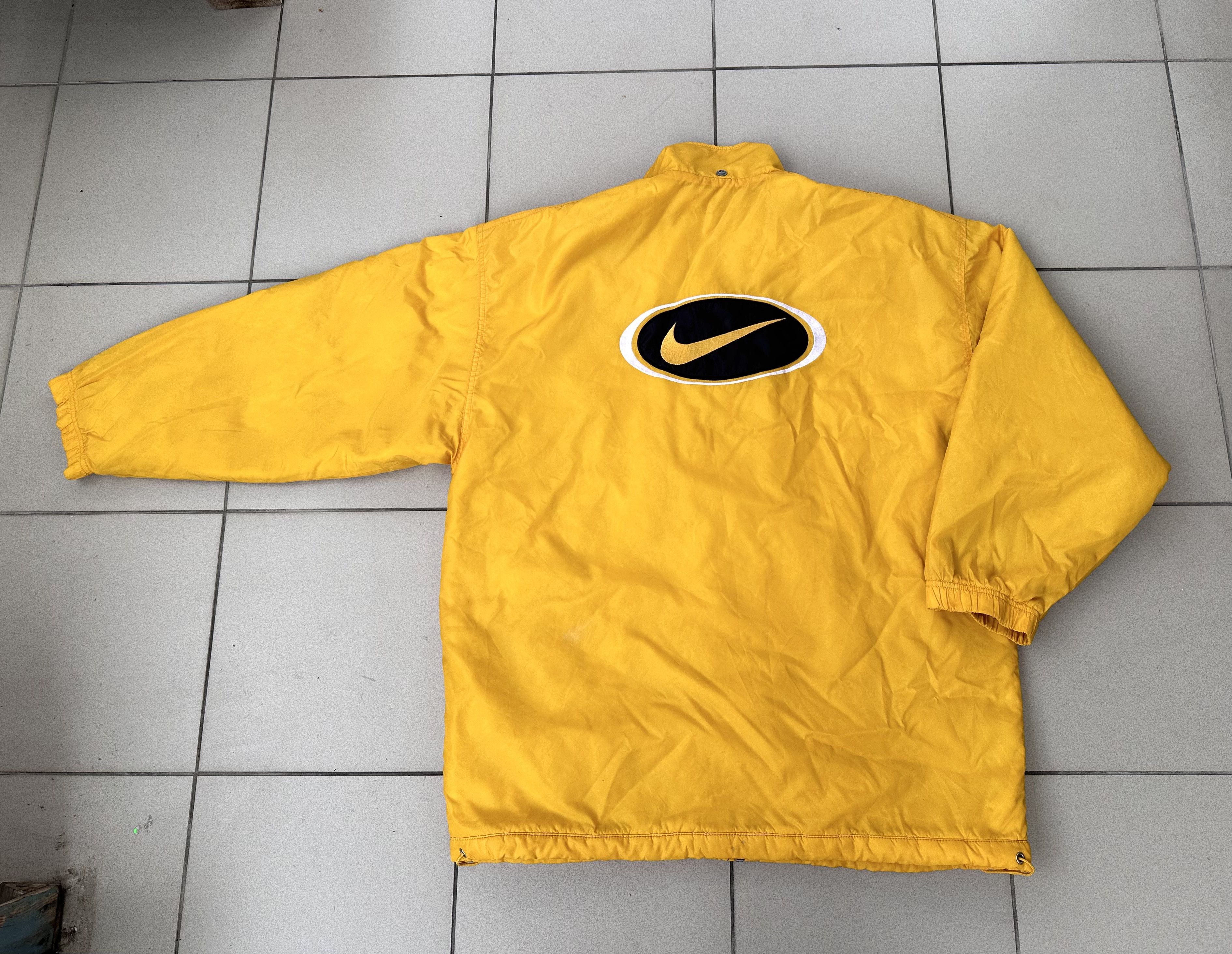 Nike Vintage Nike jacket 90s swoosh windbreaker boxy Size US L / EU 52-54 / 3 - 4 Thumbnail
