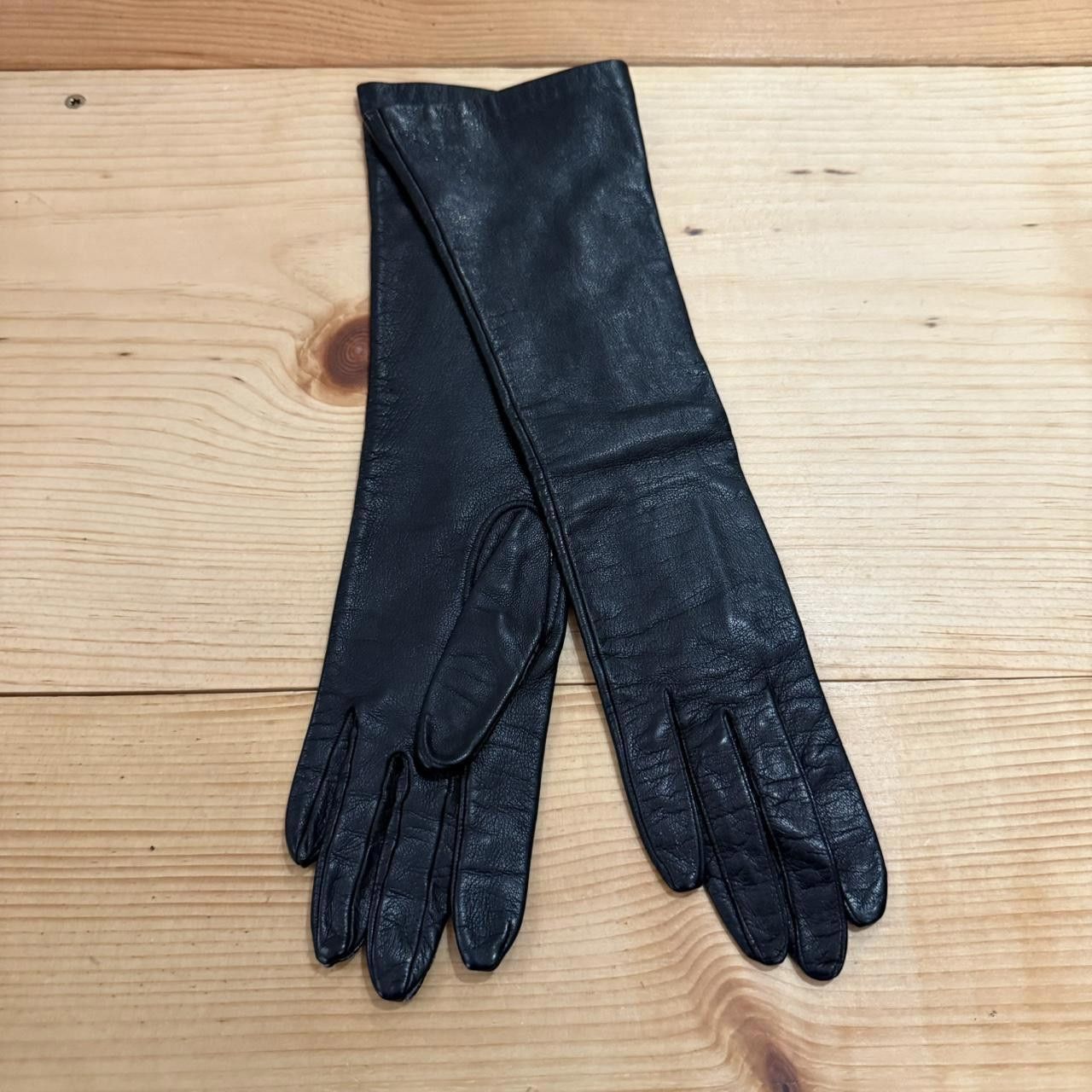 Designer Vintage Women's Black Leather Gloves Size ONE SIZE - 2 Thumbnail
