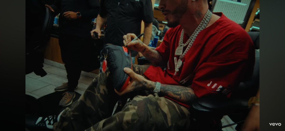 Jordan Brand JORDAN 3 RETRO J BALVIN RIO Size 6.5 signing by J balvin Size US 6.5 / EU 39-40 - 2 Thumbnail