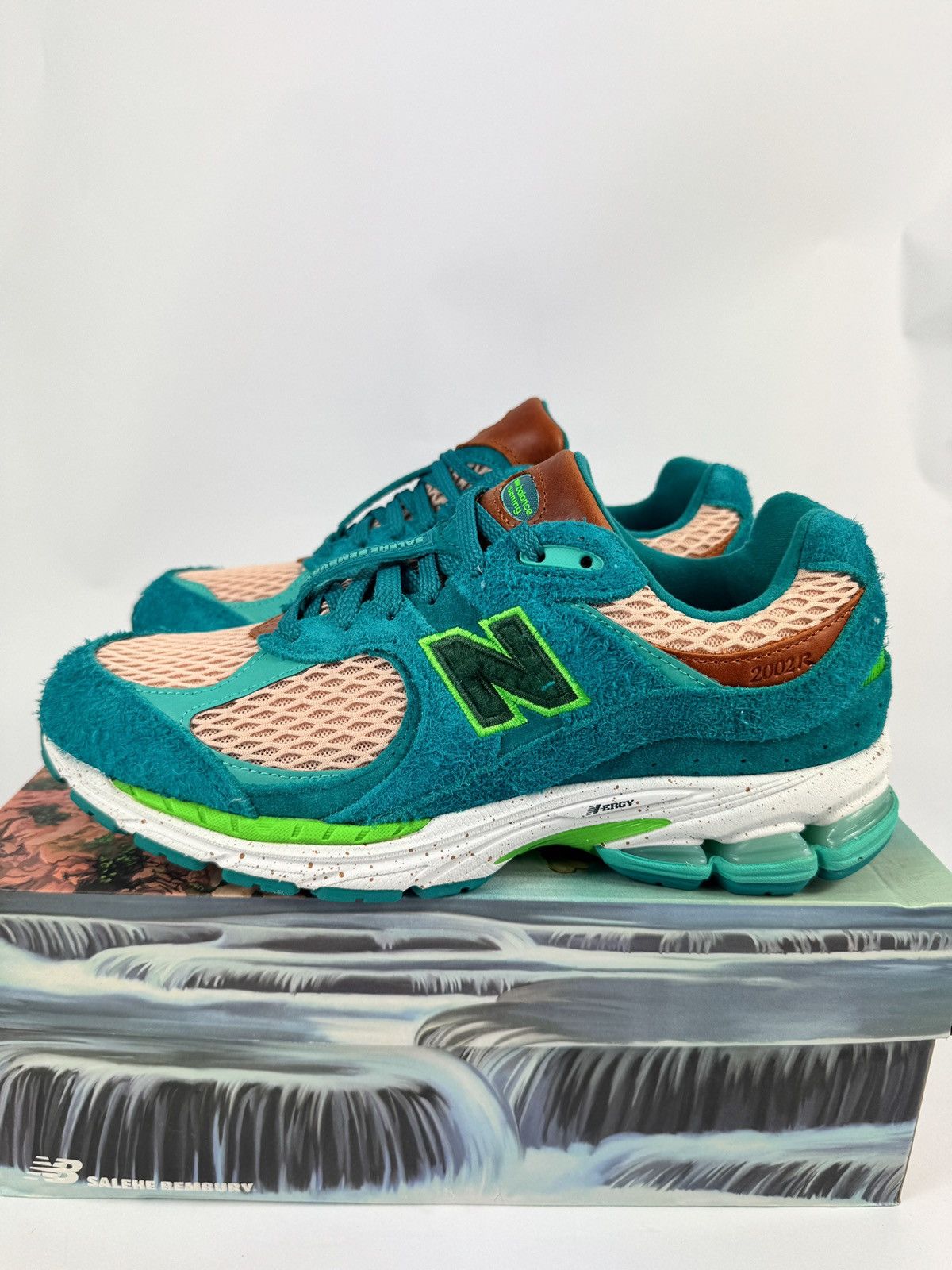 New Balance NEW BALANCE 2002R x SALEHE BEMBURY WATER BE THE GUIDE Size US 7.5 / EU 40-41 - 1 Thumbnail