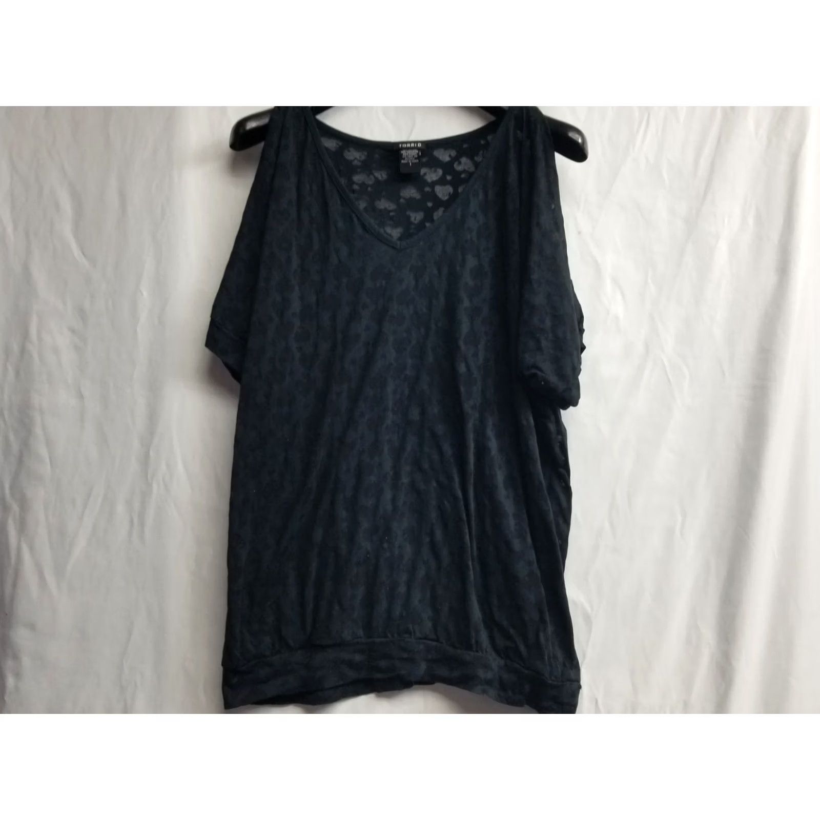 Torrid TORRID Blouse 1 Black V-Neck Open Shoulders Short Sleeve Pullover Floral Womens Plus Size Size XS / US 0-2 / IT 36-38 - 2 Thumbnail
