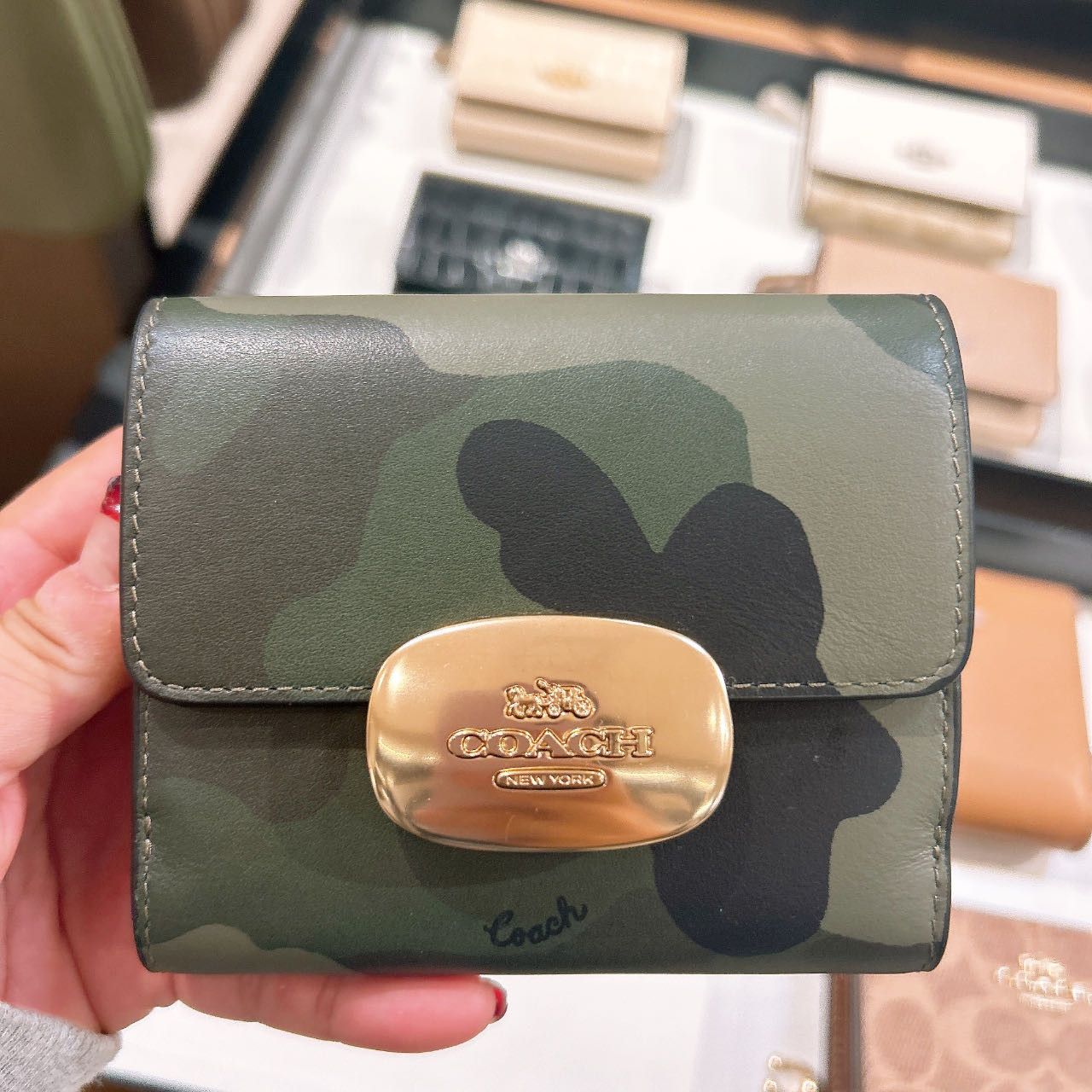 Coach Eliza Small Wallet CW802 Size ONE SIZE - 1 Thumbnail
