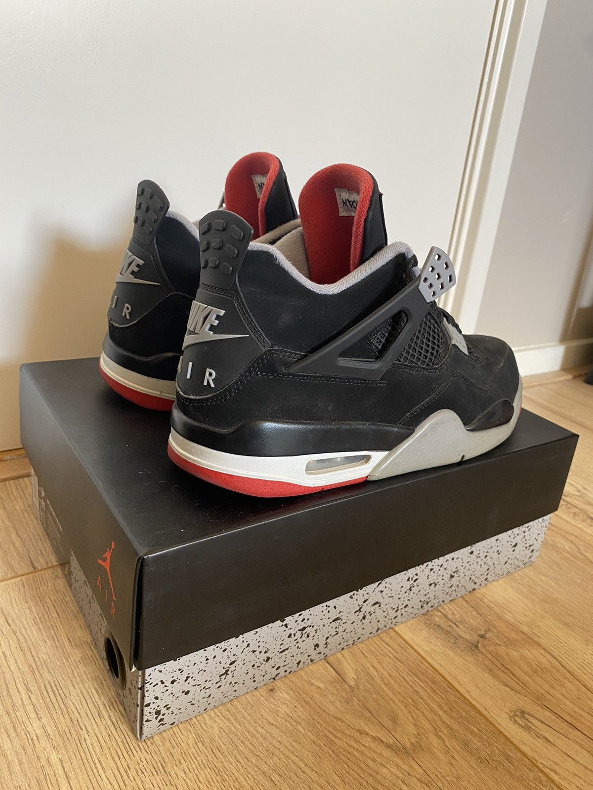 Jordan Brand × Nike Air Jordan 4 retro bred 2019 Size US 9.5 / EU 42-43 - 3 Thumbnail
