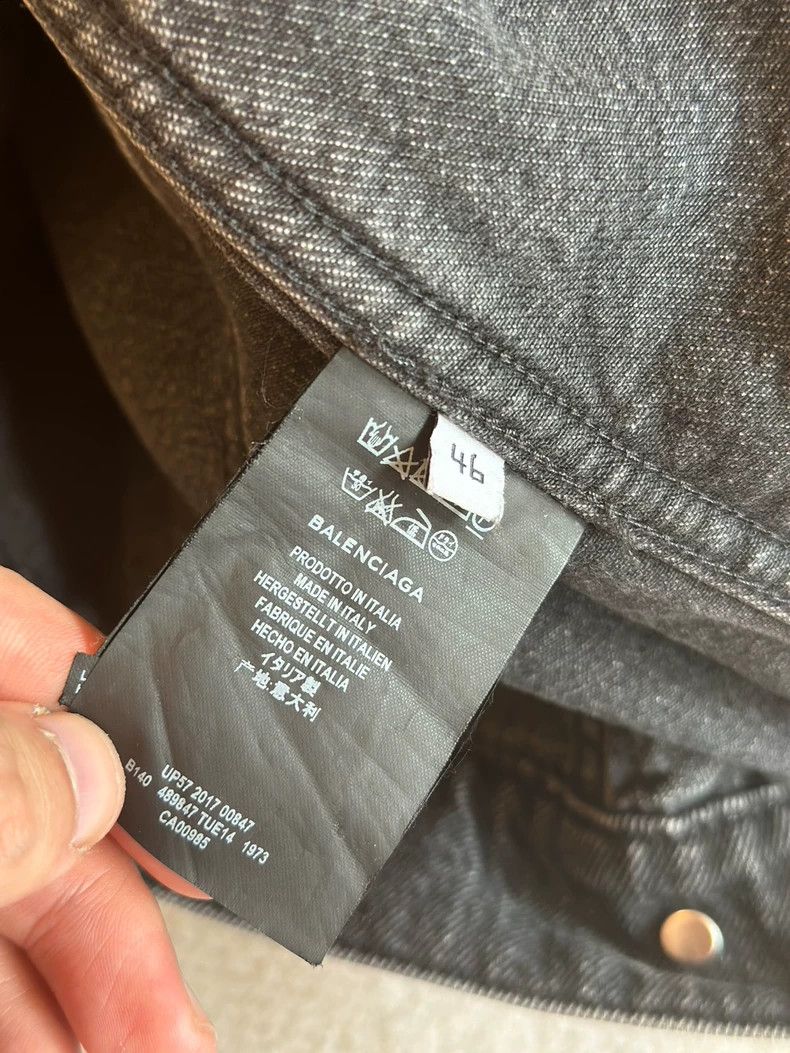 Balenciaga Balenciaga Sinners Denim Jacket 2505-Nextarrow Size US S / EU 44-46 / 1 - 4 Thumbnail