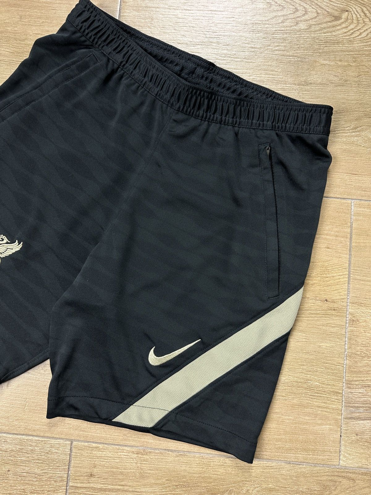 Nike Liverpool F.C. Nike Dri-Fit Soccer Shorts Size US 30 / EU 46 - 3 Thumbnail