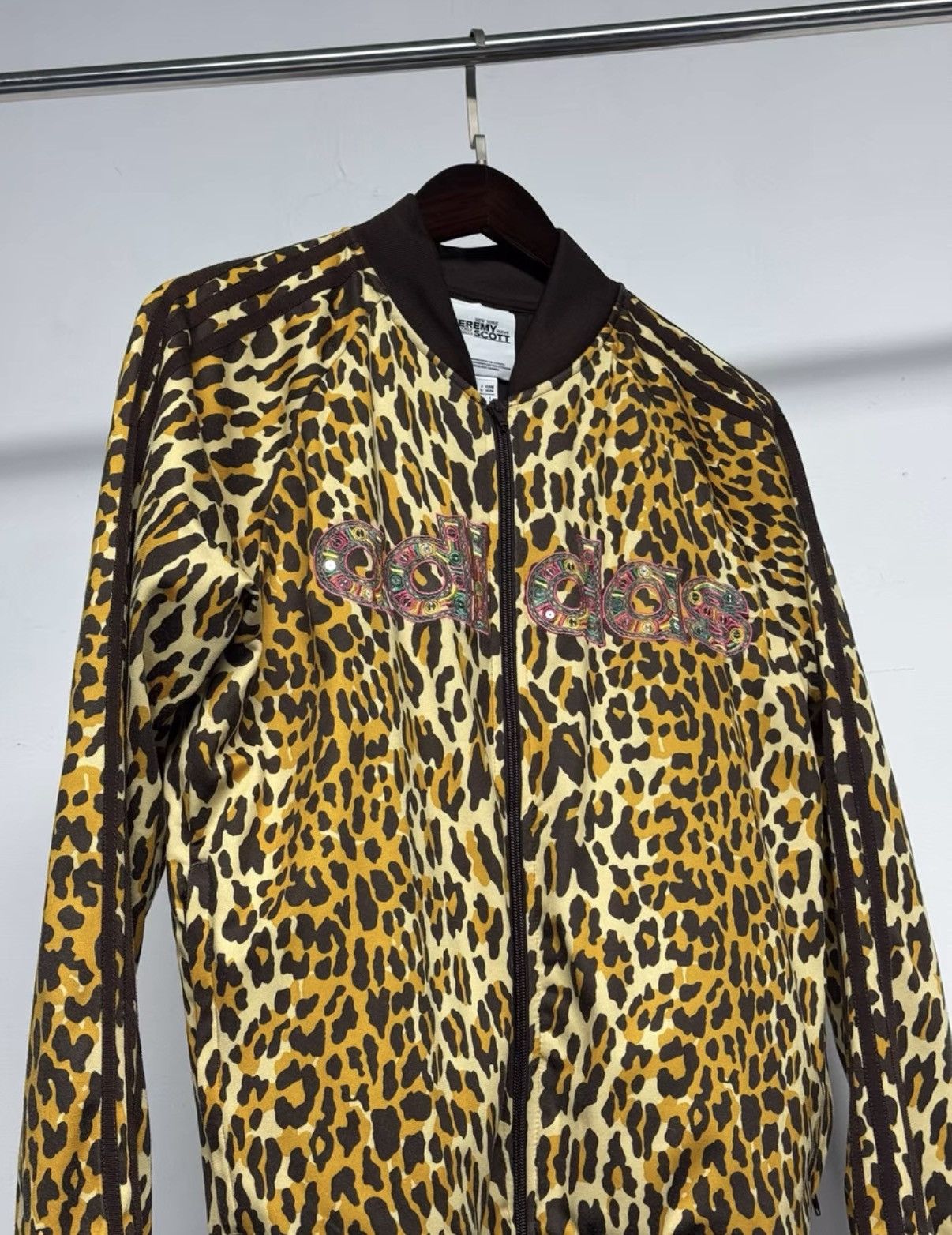 Adidas Adidas x Jeremy Scott Leopard Print Trefoil Jacket K37 Size M / US 6-8 / IT 42-44 - 2 Thumbnail