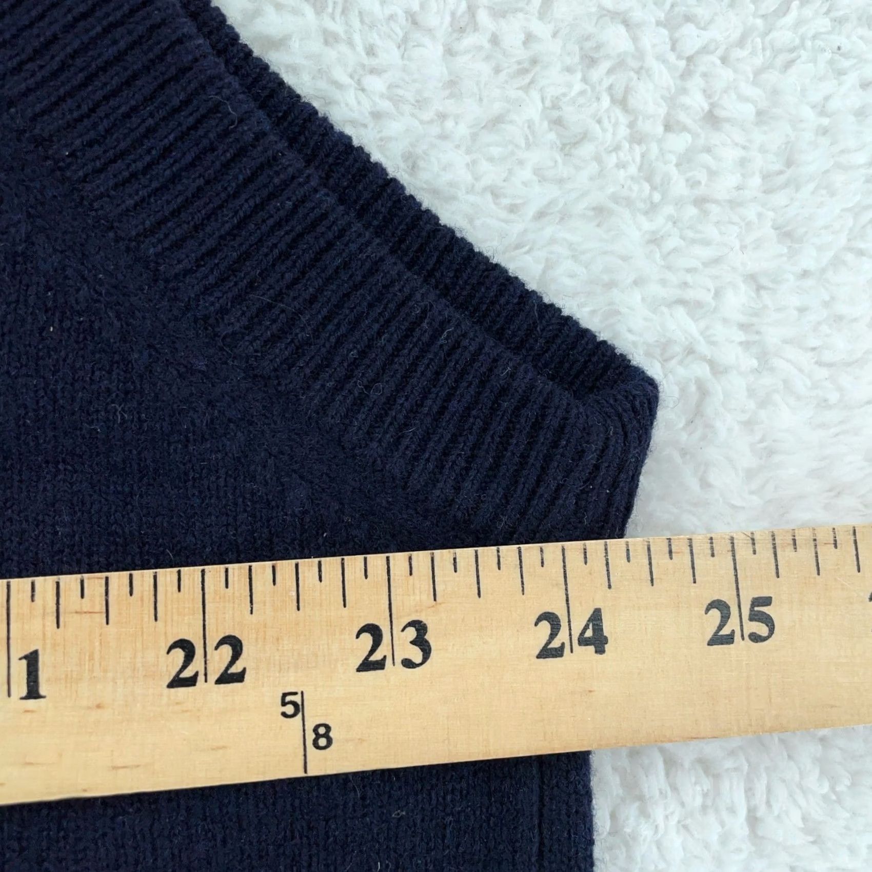 Vintage L.L. Bean Sweater Vest Mens XL Navy Blue Knit V-Neck Lambswool Pullover Casual Outdoor Wool - 100% Lambswool Size US XL / EU 56 / 4 - 5 Thumbnail