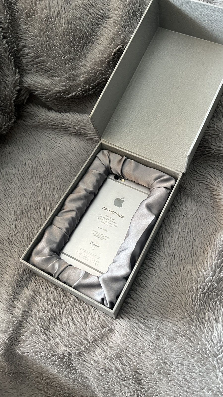 Balenciaga Balenciaga iPhone 6s Runway Show Invite Size ONE SIZE - 5 Thumbnail
